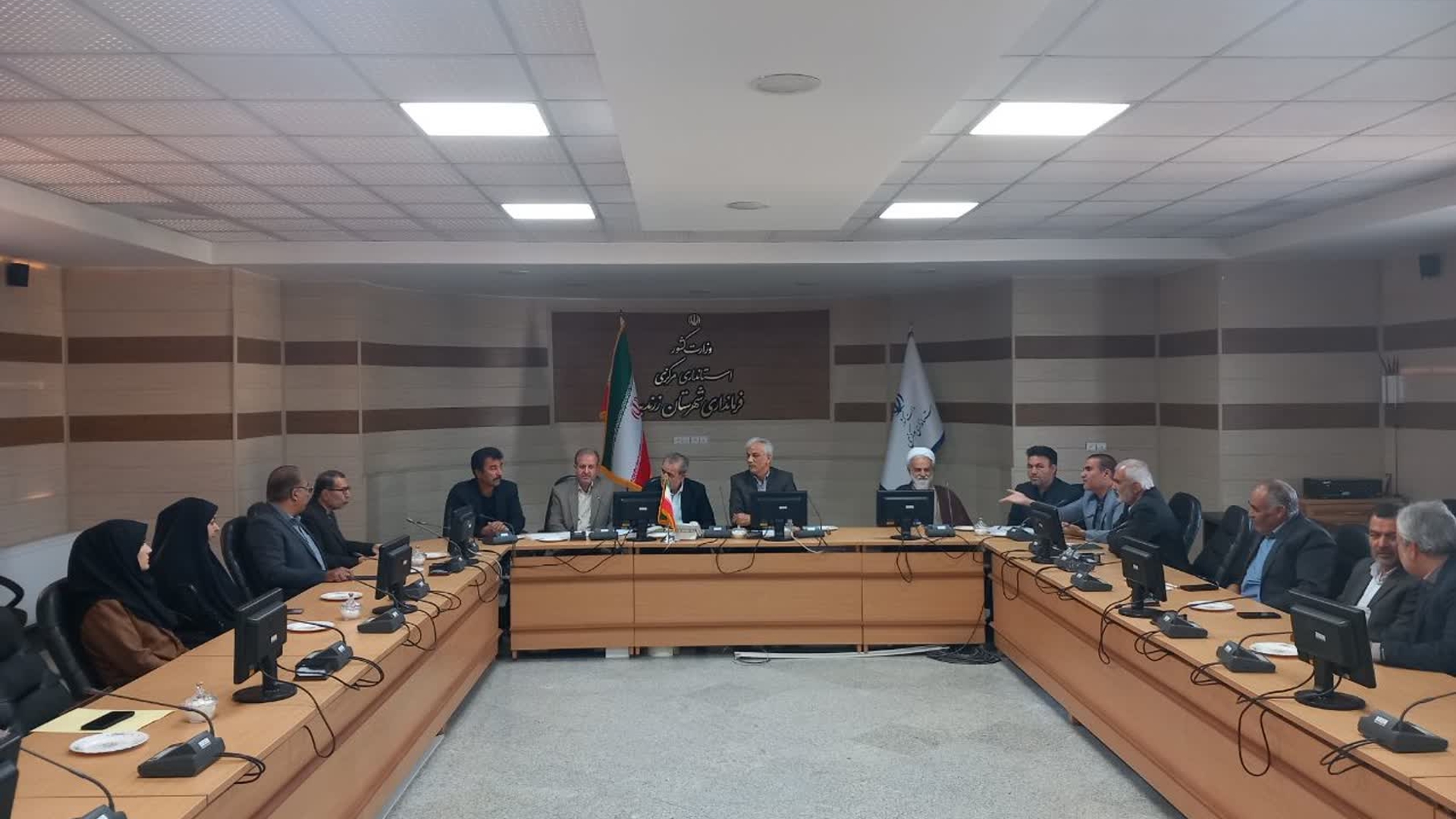 سومین جلسه انجمن کتابخانه‌های عمومی شهرستان زرندیه برگزار شد