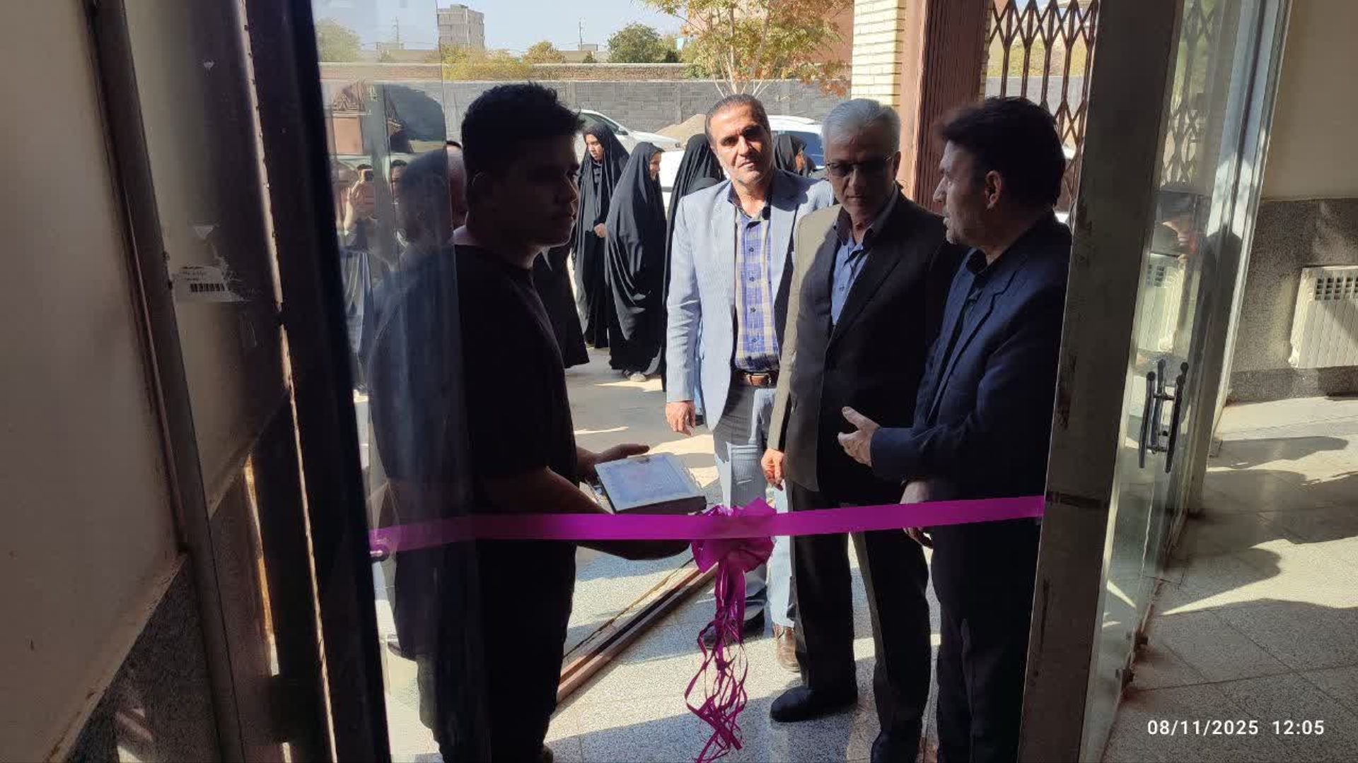 نمایشگاه هنرهای تجسمی در سالن اداره فرهنگ و ارشاد اسلامی شهرستان زرندیه افتتاح شد