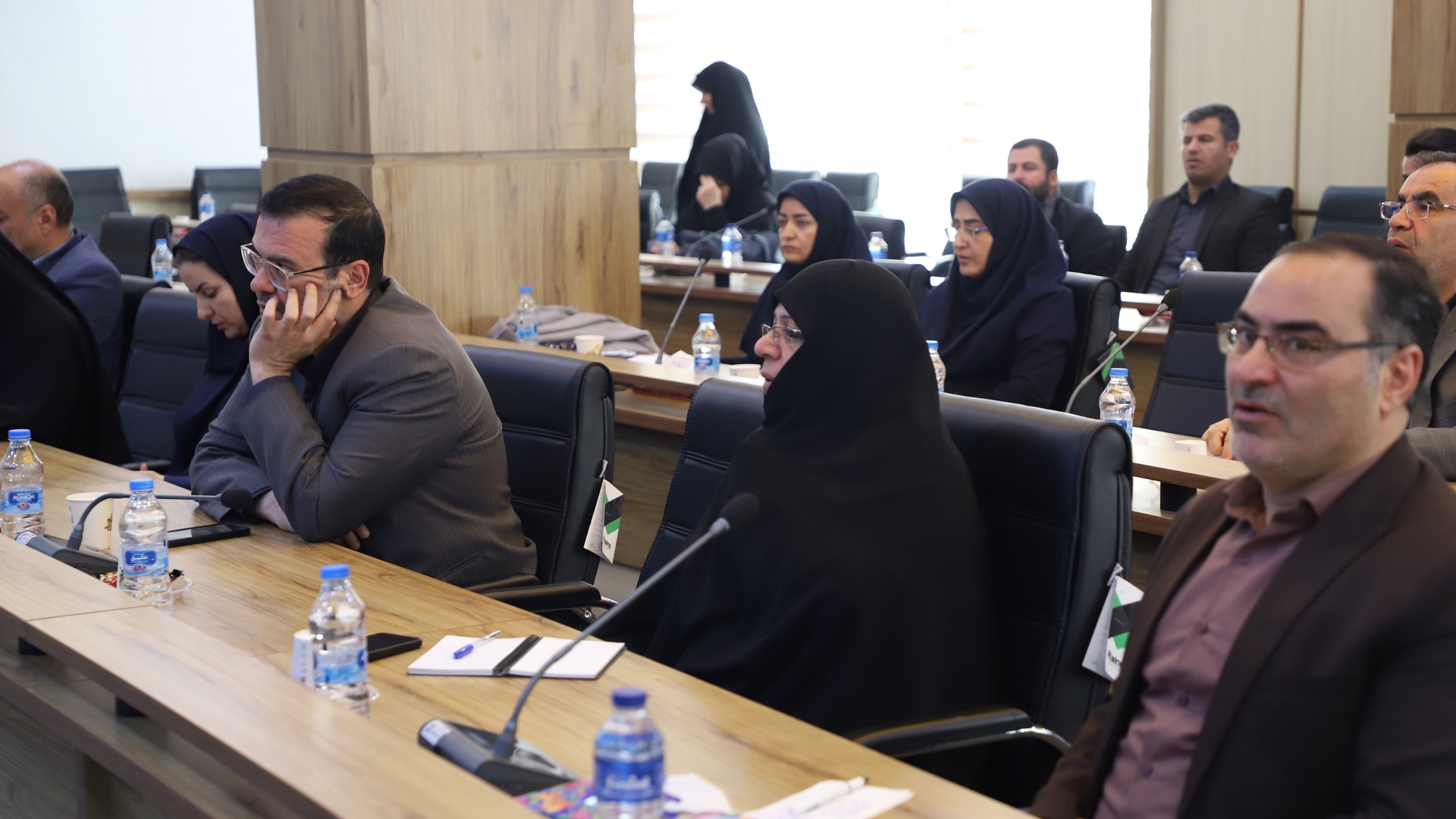 حضور مفتح زاده مدیر کل امور زنان وخانواده استانداری به همراه کارشناس دفتر در دومین جلسه شورا سیاستگذاری ستاد هفته پژوهش وفناوری استان با دستور کار برنامه ریزی وهماهنگی برگزاری هفته پژوهش وفناوری استان مرکزی در سال۱۴۰۴ در دانشگاه اراک.

یکشنبه ۱۸ آبان۱۴۰۴