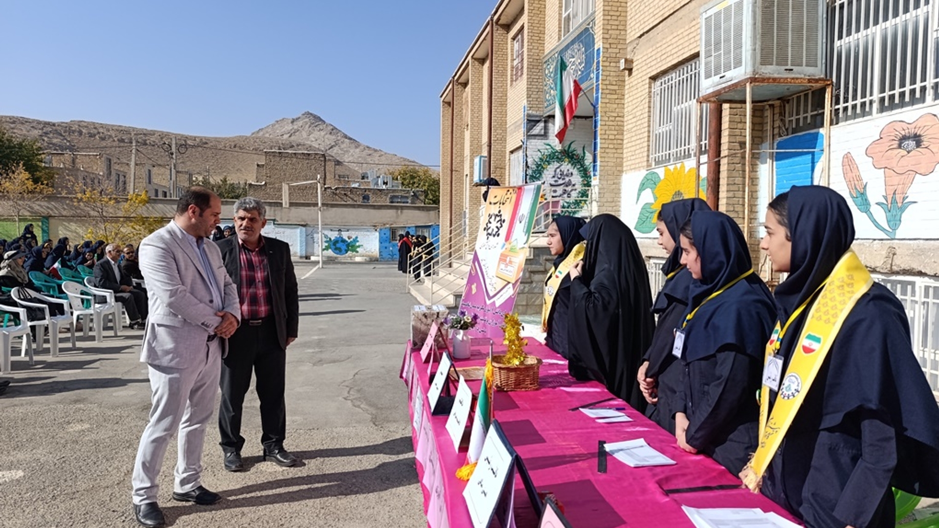 بیست ‌و هشتمین دوره انتخابات شوراهای دانش‌آموزی مدارس شهرستان خمین برگزار شد