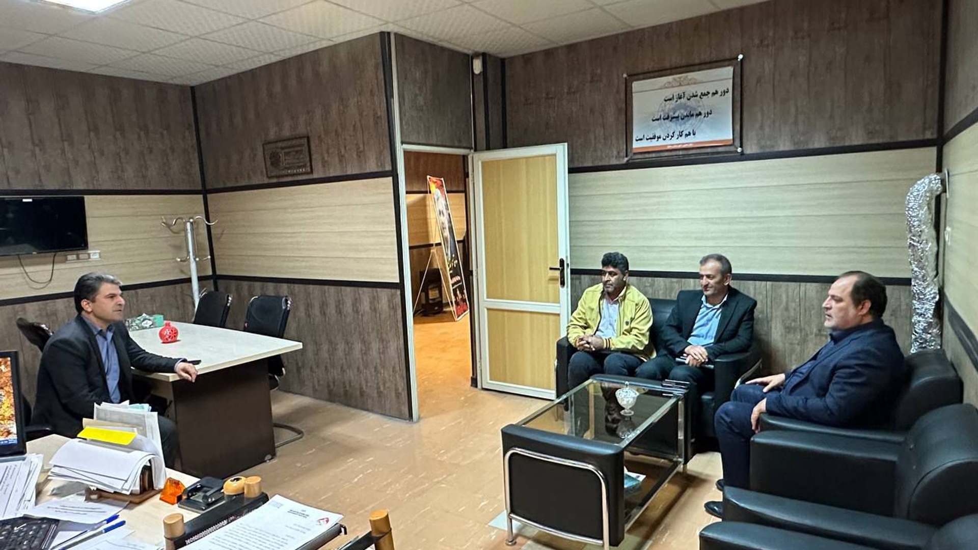 بازدید سرزده فرماندار از اتاق تعاون