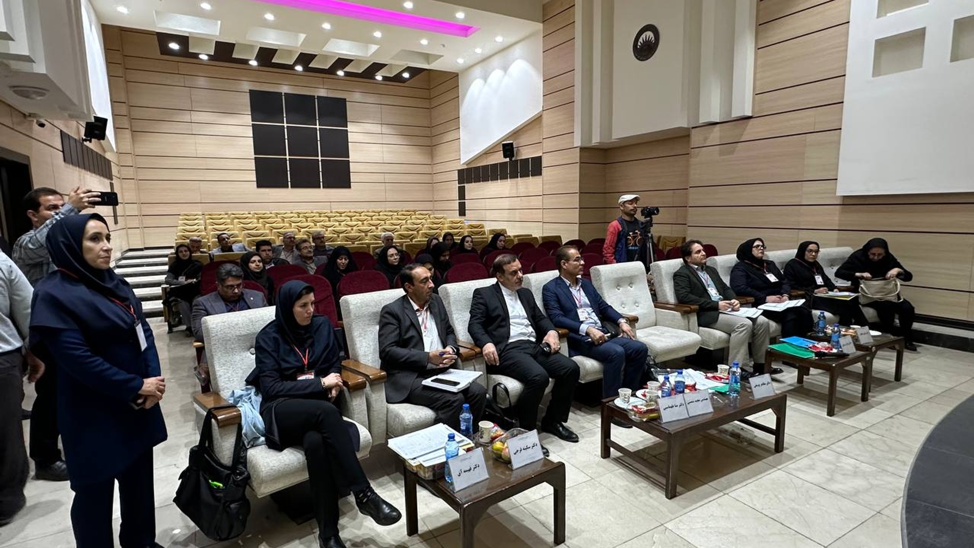 حضور فرماندار ویژه ساوه در مراسم اولین رویداد ملی فناورانه انار در دانشگاه انرژی