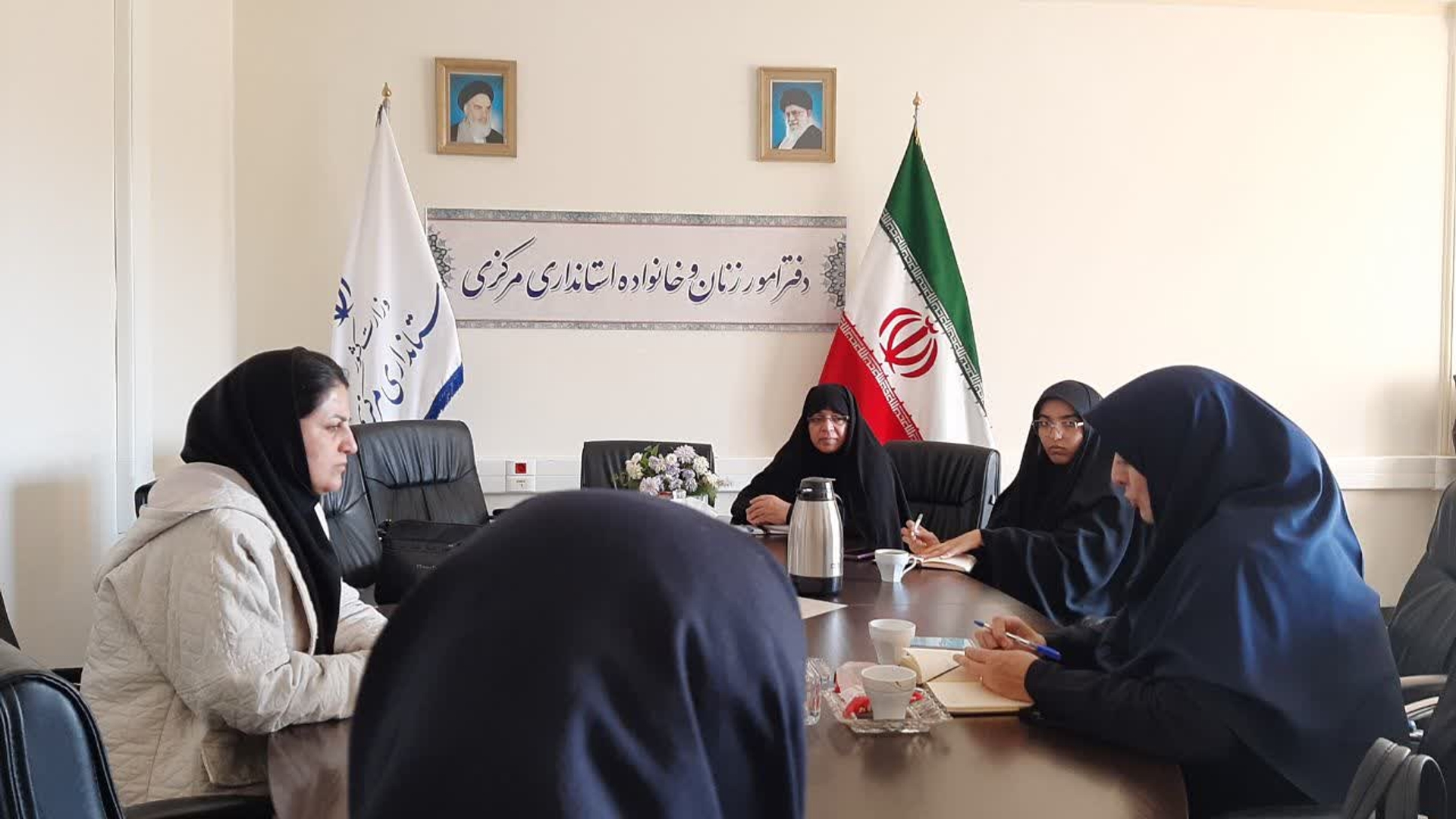 جلسه برنامه ریزی و هماهنگی سفر قریب الوقوع خانم کتابچی مشاورمعاونت امور زنان وخانواده ریاست جمهوری به استان مرکزی به ریاست مفتح زاده مدیرکل امور زنان وخانواده استانداری و با حضورکارشناس دفتر واعضای جلسه تشکیل شد و پیرامون تهیه برنامه سفرایشان ونشست های صمیمی بادختران جوان ونوجوان استان و بازدید ها، بحث و تبادل نظرشد .

سه شنبه ۲۰ آبان ۱۴۰۴