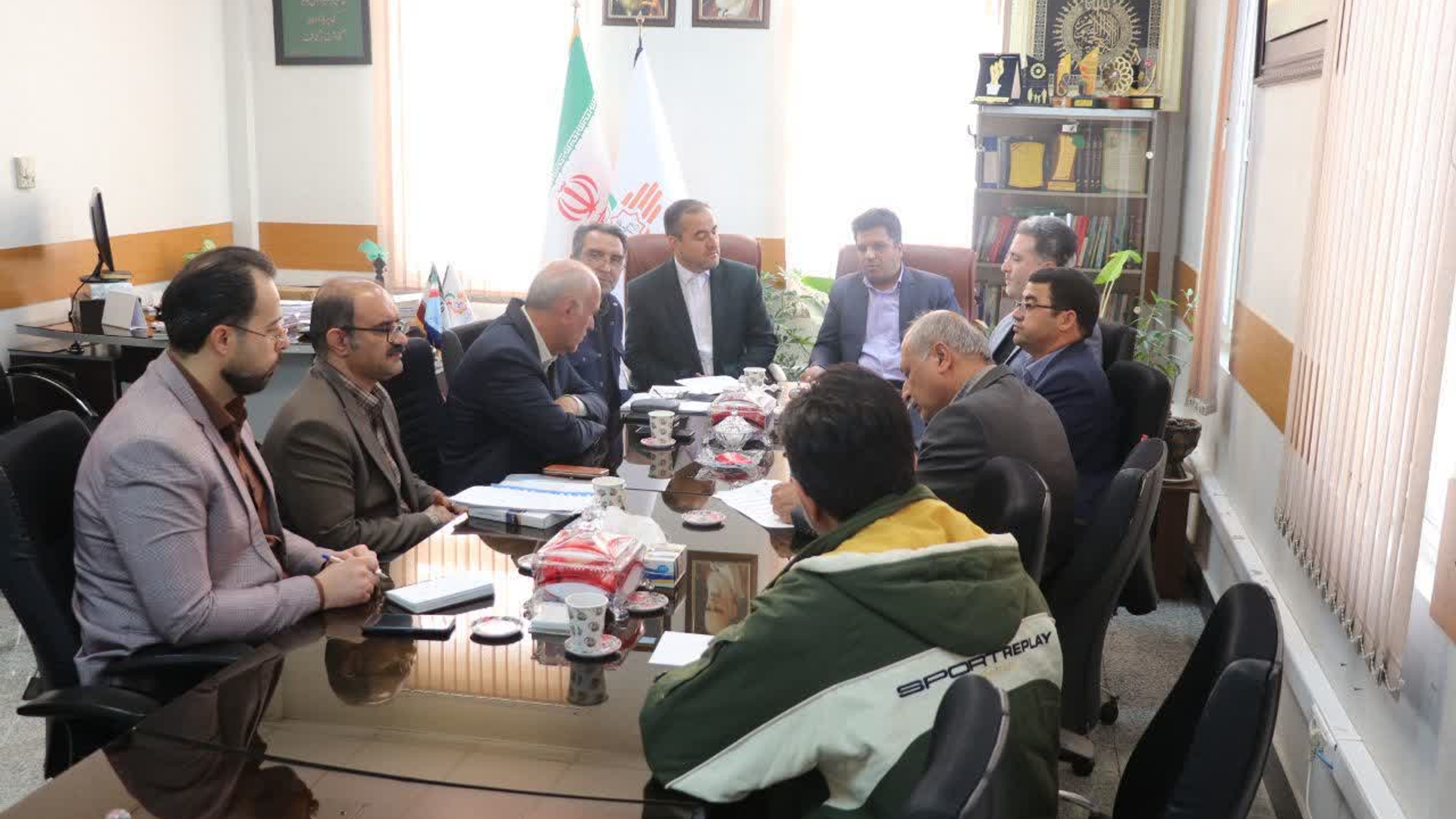 ررسی امکان استقرار ایستگاه راه‌آهن و تأمین ریل‌باس جهت تسهیل تردد ساکنان شهر جدید امیرکبیر به اراک و بلعکس