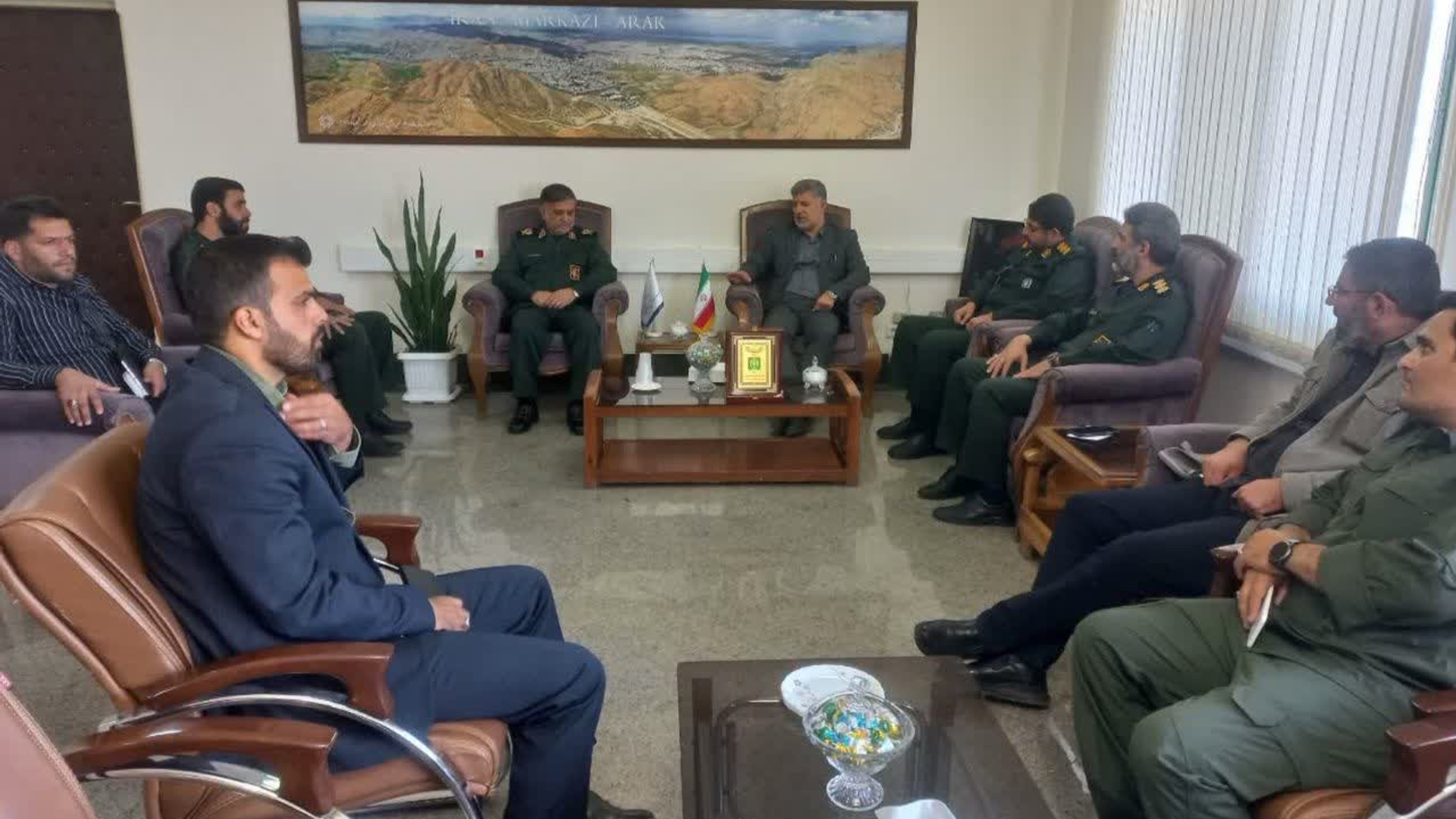 دیدار معاون سیاسی، امنیتی و اجتماعی استاندار مرکزی با جانشین دانشگاه امام حسین (ع)