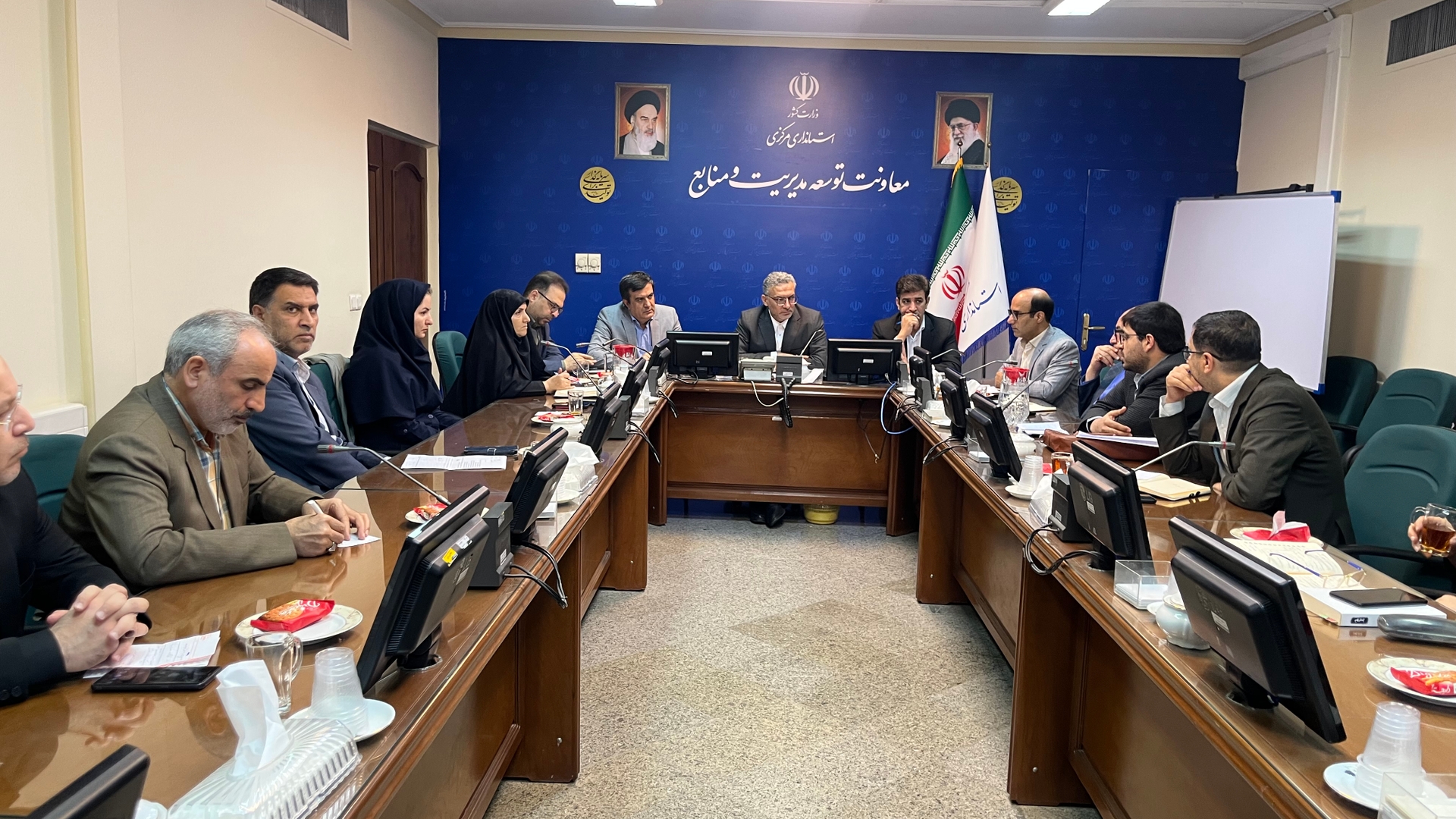 جلسه هماهنگی مراسم تجلیل از پژوهشگران برتر به ریاست معاون استاندار برگزار شد