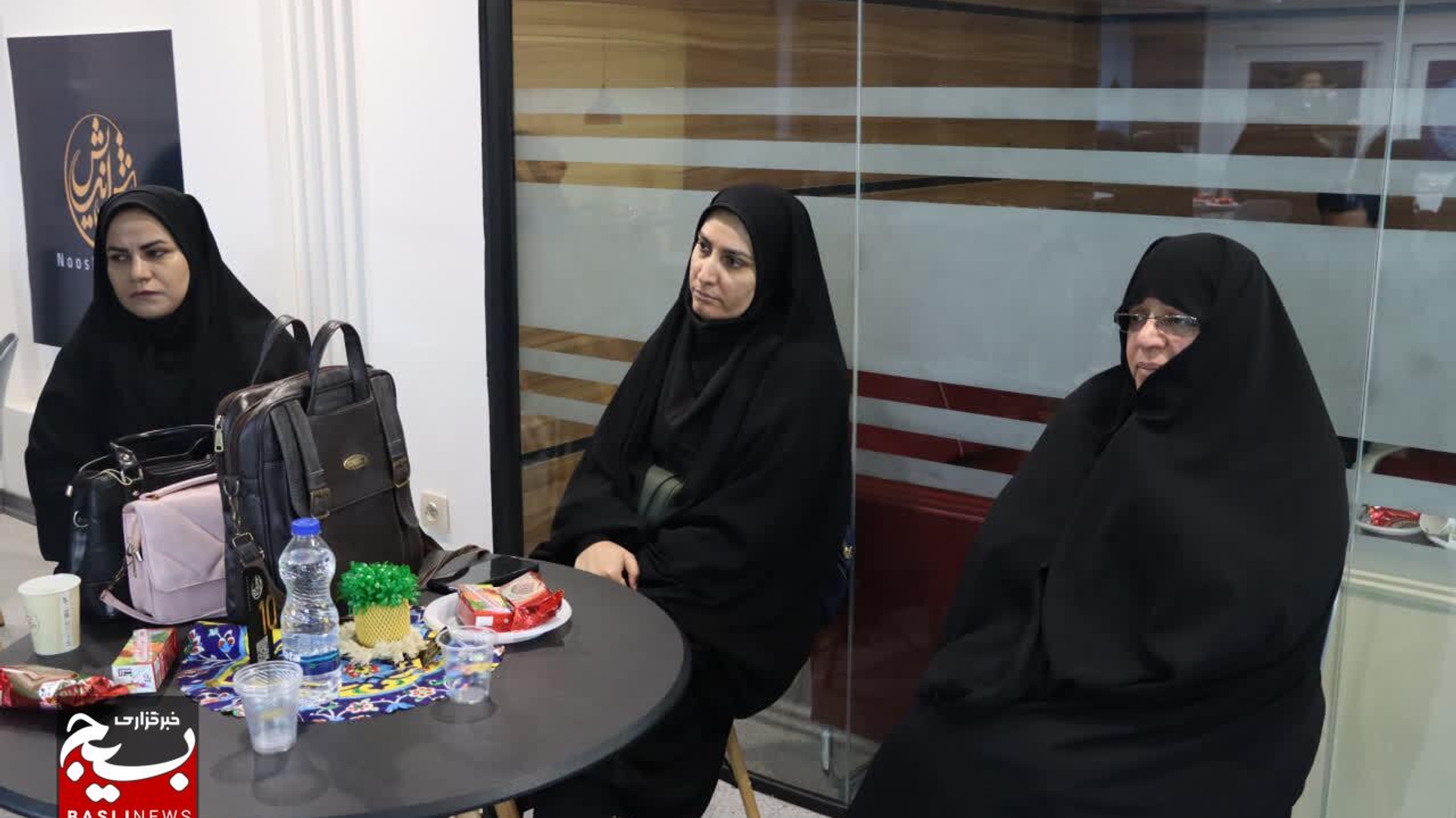 تسنیم از اراک، پروین مفتح‌زاده، مدیر دفتر امور زنان و خانواده استانداری مرکزی، پیش از ظهر امروز در نخستین رویداد رسانه‌ای بانوان «طنین رسالت» با اشاره به نقش زنان در جبهه مقاومت و تحولات فرهنگی جامعه، گفت: امروز نورانیت و اخلاص نسل جوان، به‌ویژه جوانان جبهه مقاومت، به‌فرموده مقام معظم رهبری، نه‌تنها کمتر از جوانان دوران دفاع مقدس نیست، بلکه در بسیاری موارد بیشتر است. ما در دوران دفاع مقدس شاهد حضور بانوانی بودیم که با نیت خالص در پشت جبهه باقی ماندند و نقش‌آفرینی کردند