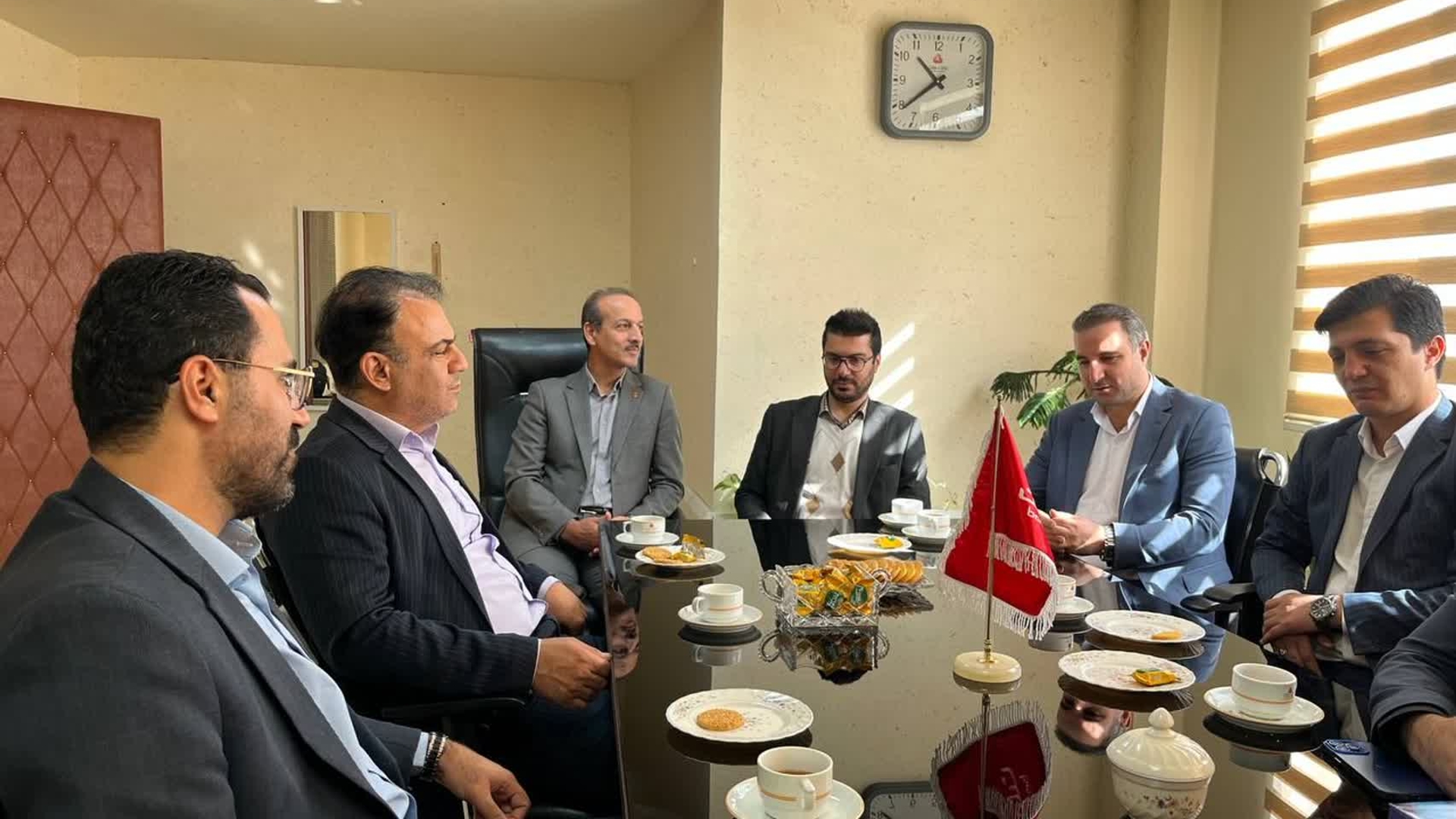 نشست و بازدید مدیرکل پدافند غیرعامل استان از زیرساخت‌های بانک ملت