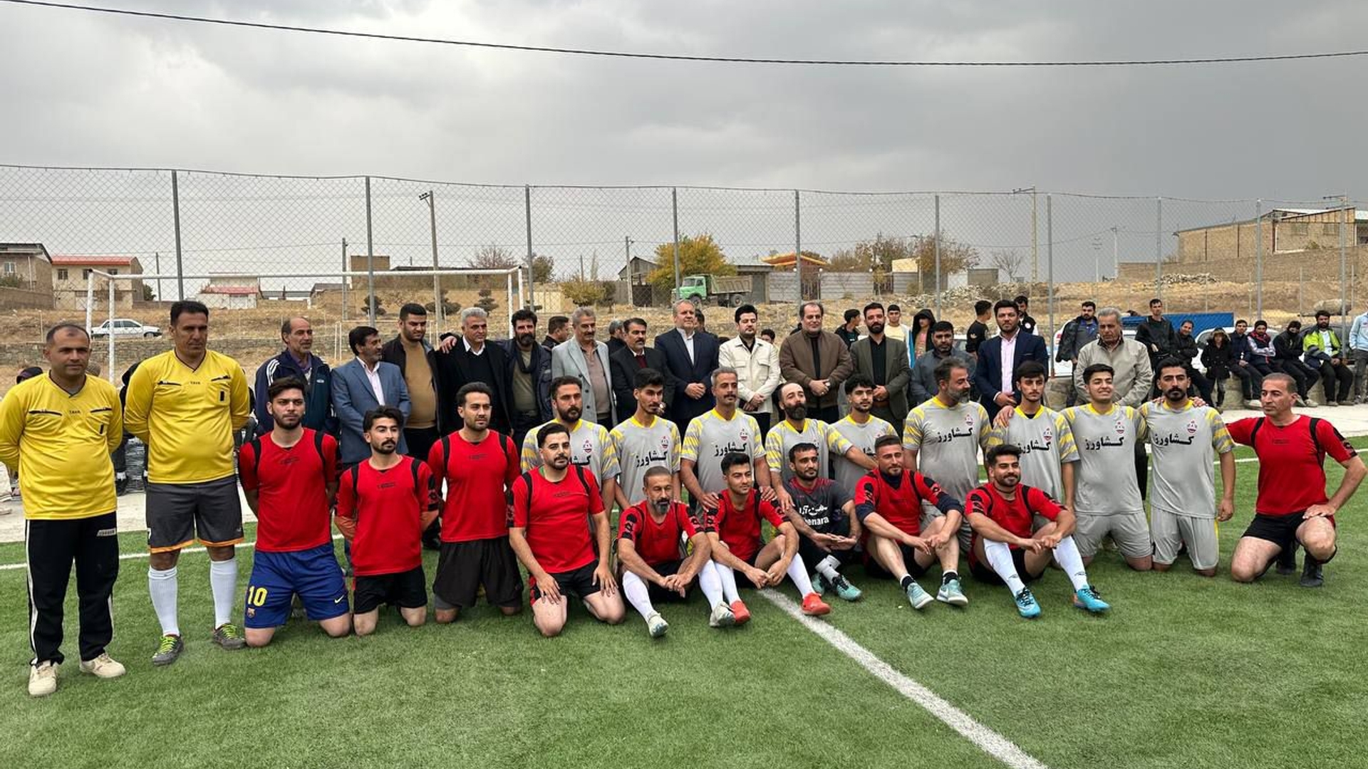 فرماندار تماشاگر مسابقه فوتبال در بخش نوبران