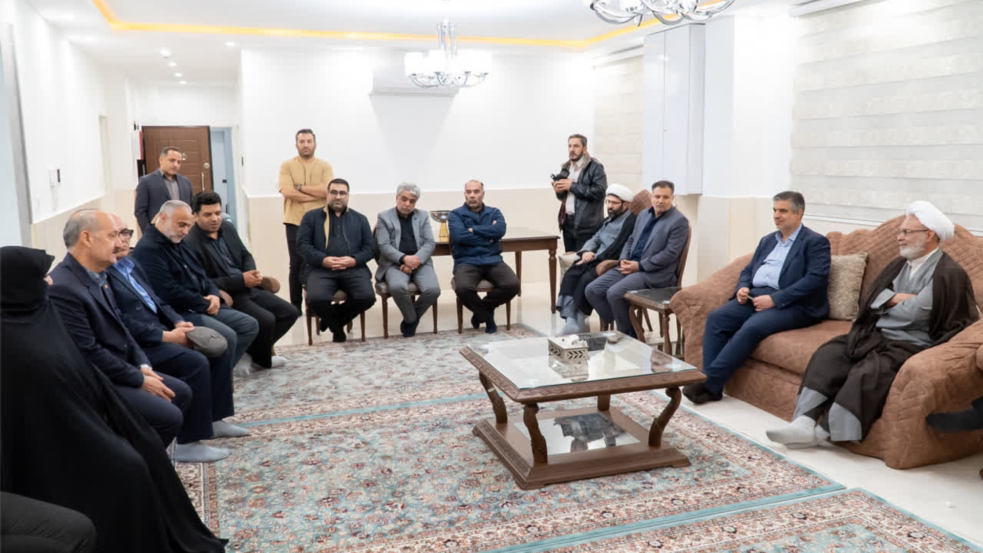 بازدید استاندار مرکزی از مؤسسه خیریه امام رضا(ع)