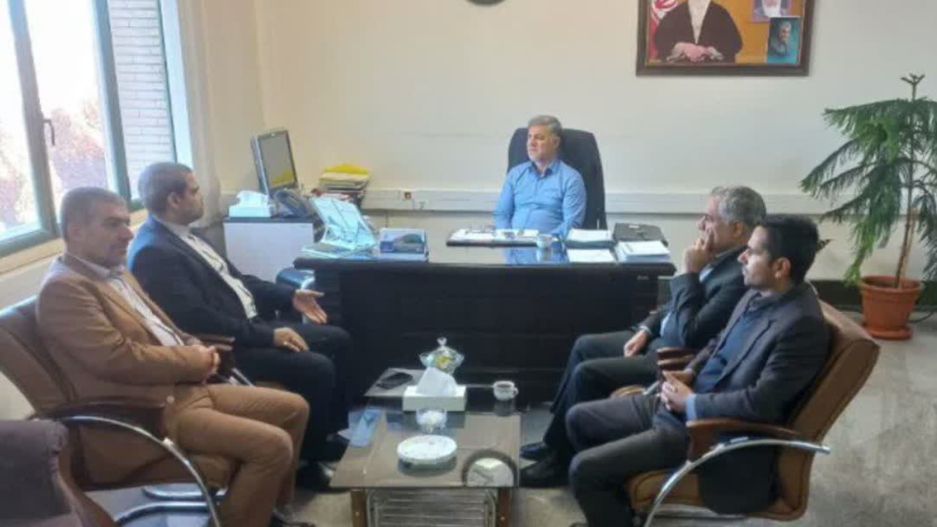 دیدار مدیر ارزیابی عملکرد سازمان امور اجتماعی کشور با معاون سیاسی، امنیتی و اجتماعی استانداری مرکزی