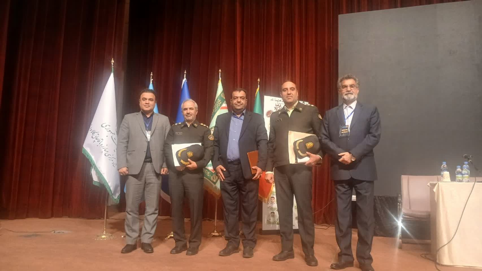 تجلیل از عملکرد کمیسیون استان مرکزی در همایش ملی پیشگیری و مقابله با قاچاق سوخت