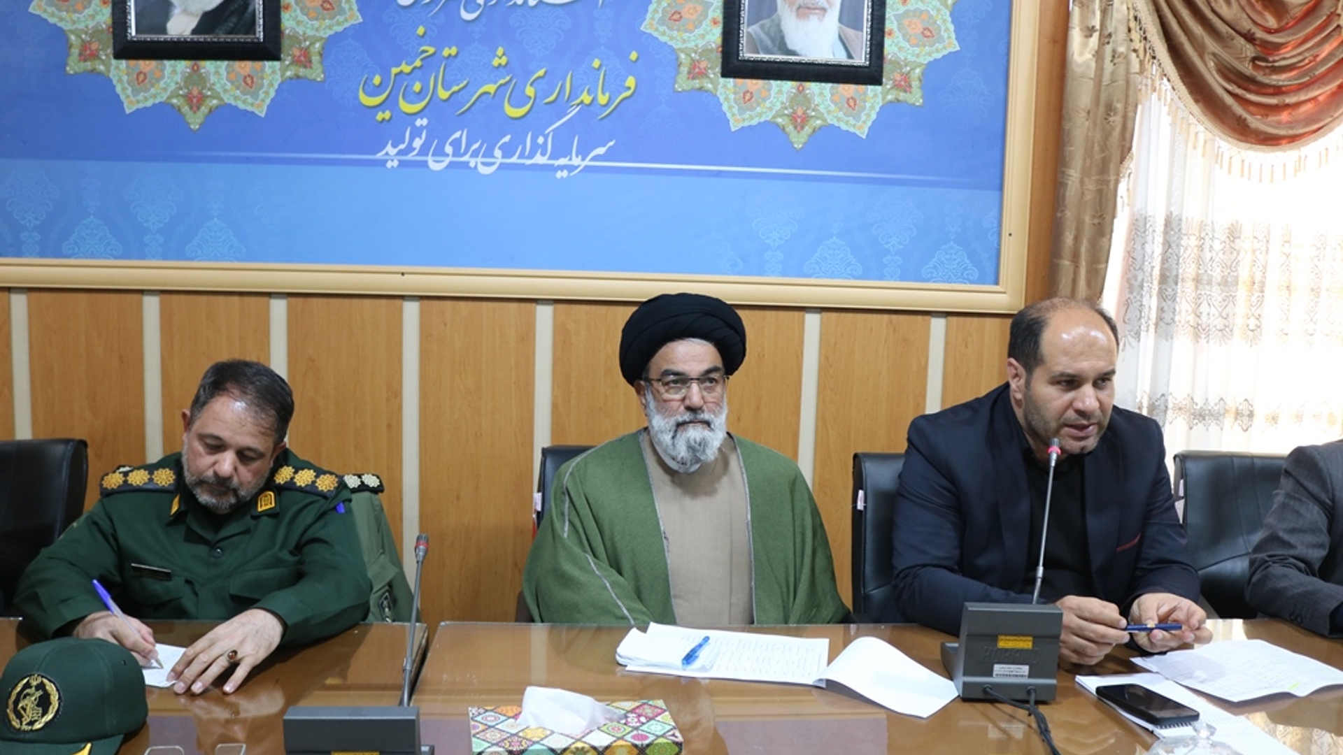 نهمین جلسه شهرستانی هماهنگی برگزاری هفته فرهنگی "بر آستان آفتاب" شهرستان خمین برگزار شد