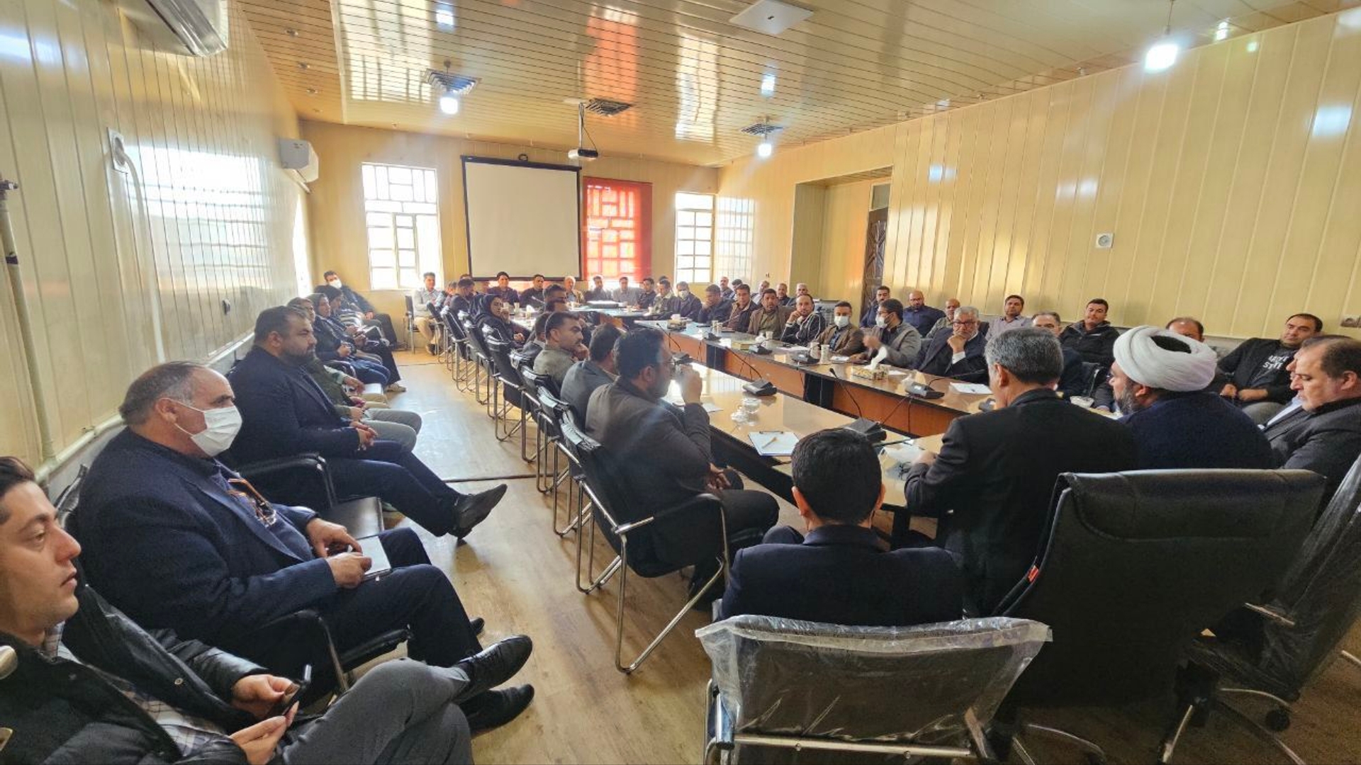 نشست فرماندار و نماینده با دهیاران بخش مرکزی برگزار شد