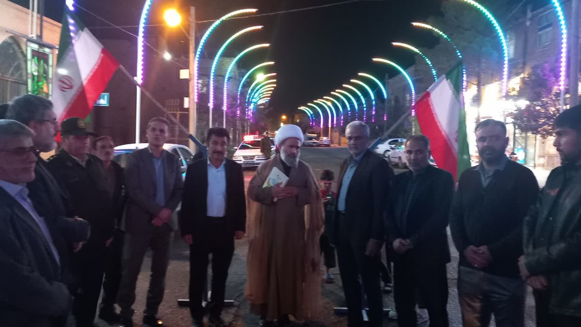 تونل نوری ۲۶۰ متری محله مقصود آباد با حضور مسئولان زرندیه افتتاح شد