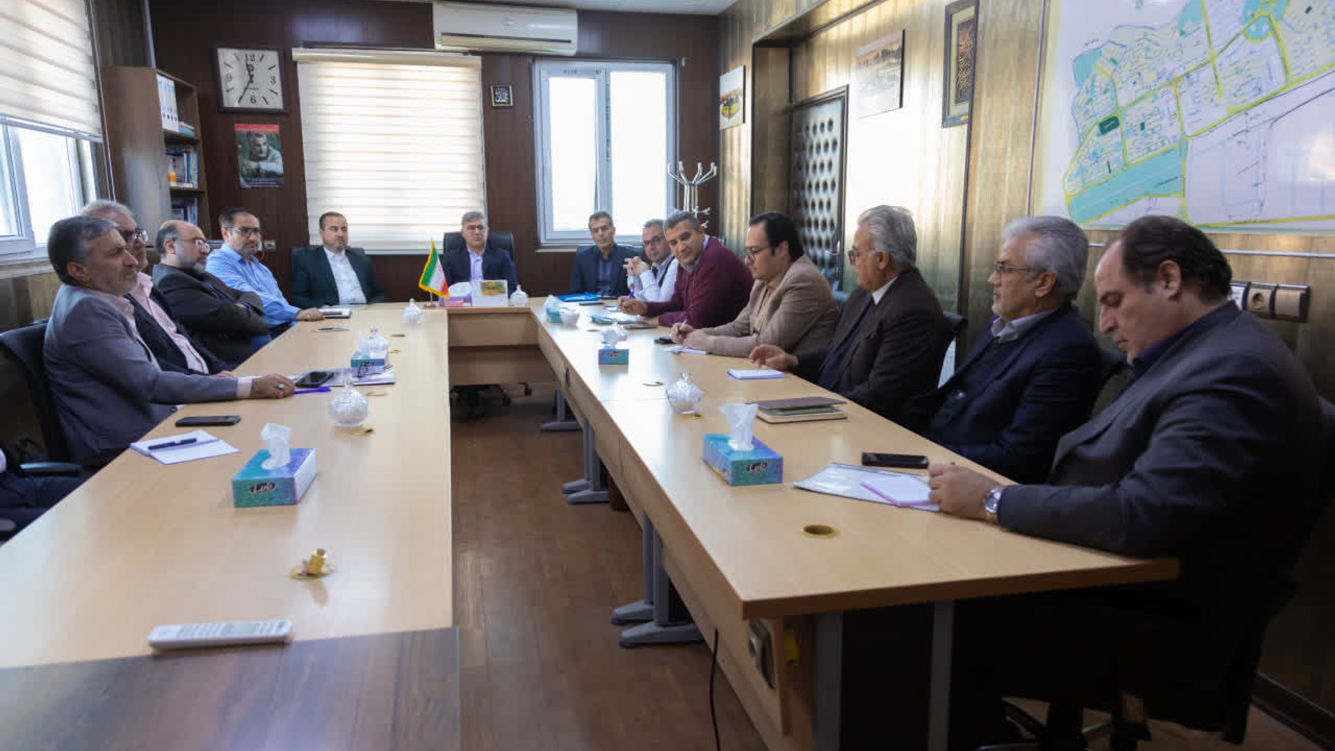 بررسی آخرین وضعیت شهرستان‌ها در نشست فرمانداران استان مرکزی با معاون سیاسی استاندار