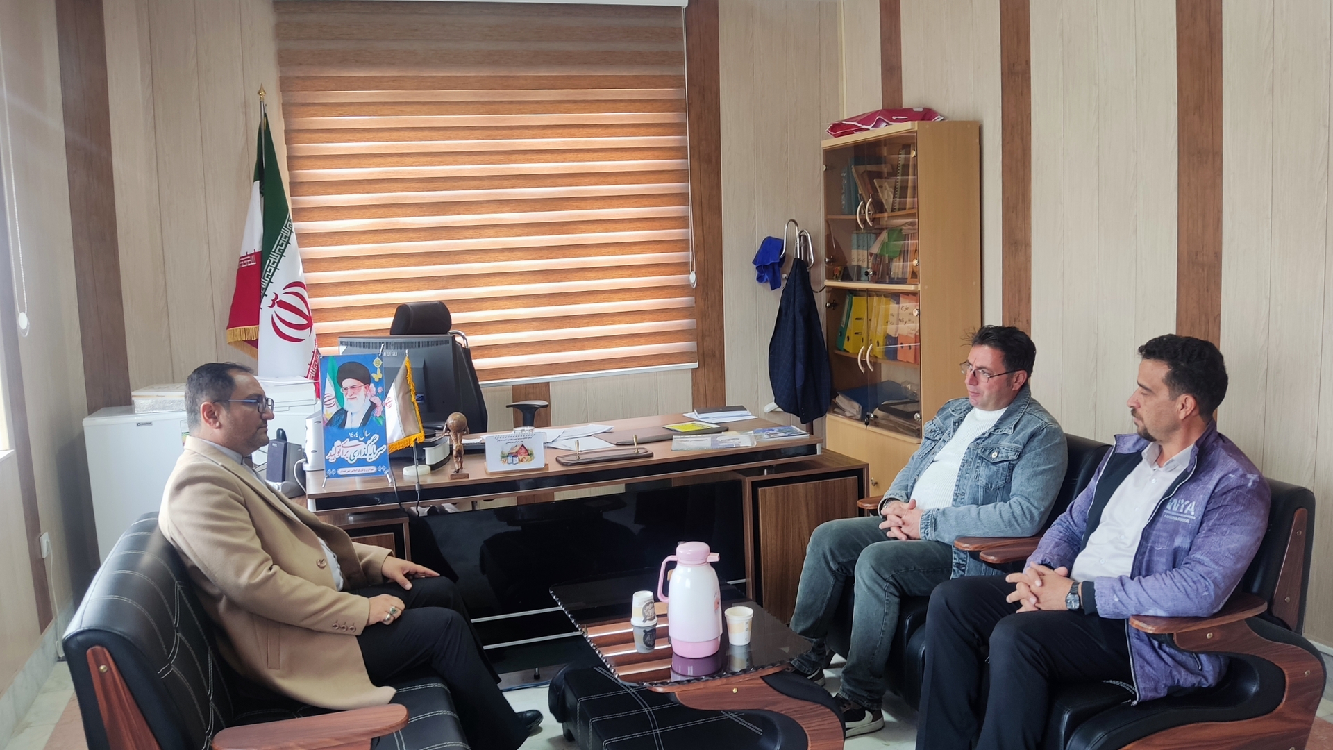 🔘 بازدید سرزده فرماندار شهرستان خنداب از اداره جهاد کشاورزی