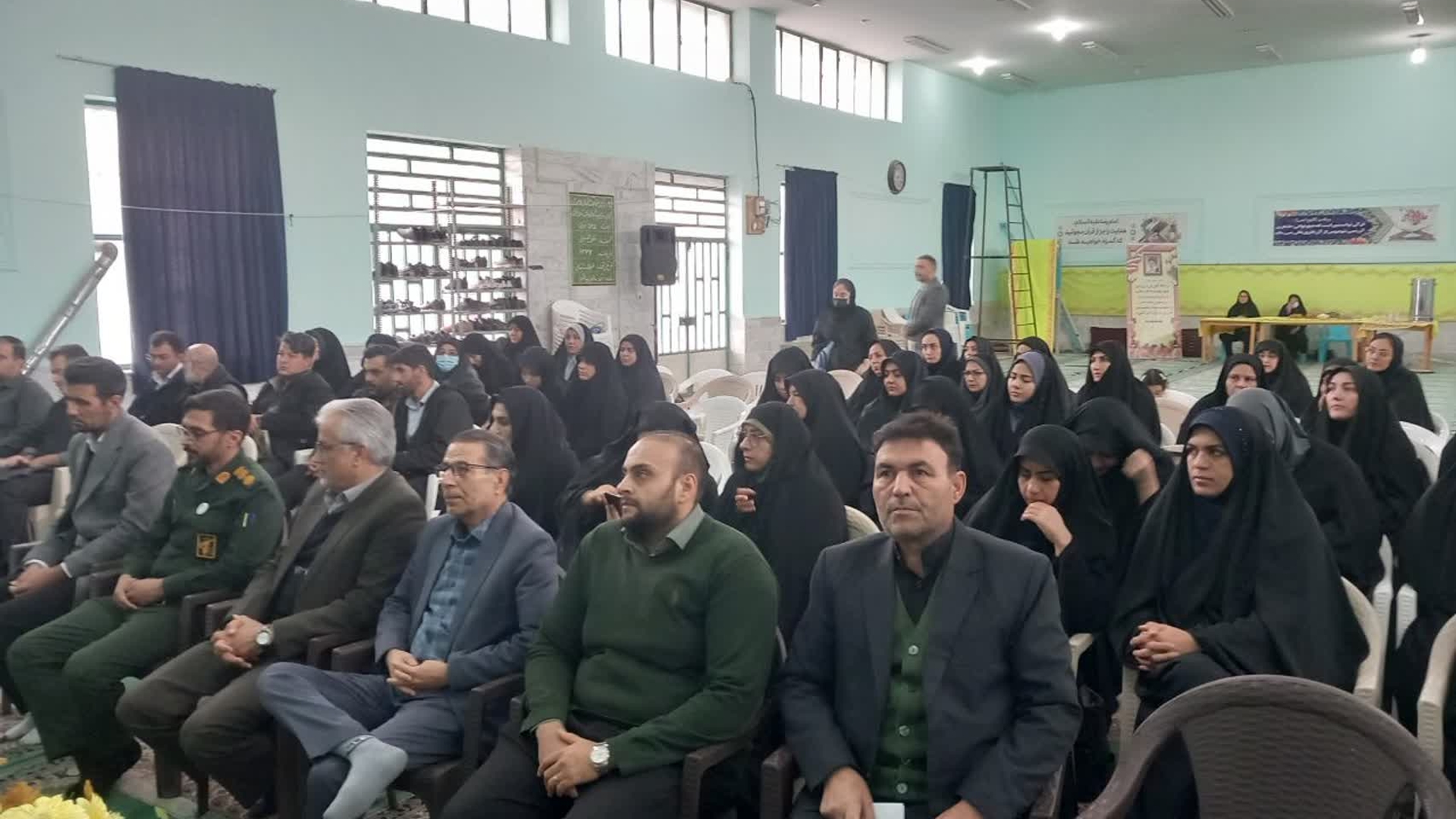 فرماندار زرندیه: مسیر و هدف معلم، مسیری ارزشمند و اثرگذار در جامعه است