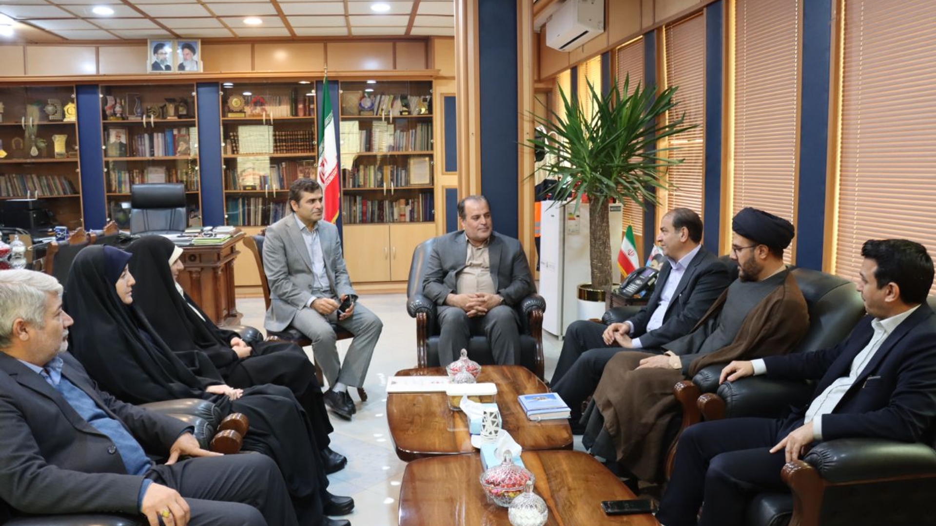 آئین تکریم و معارفه رئیس بنیاد شهید و امور ایثارگران ساوه برگزار شد