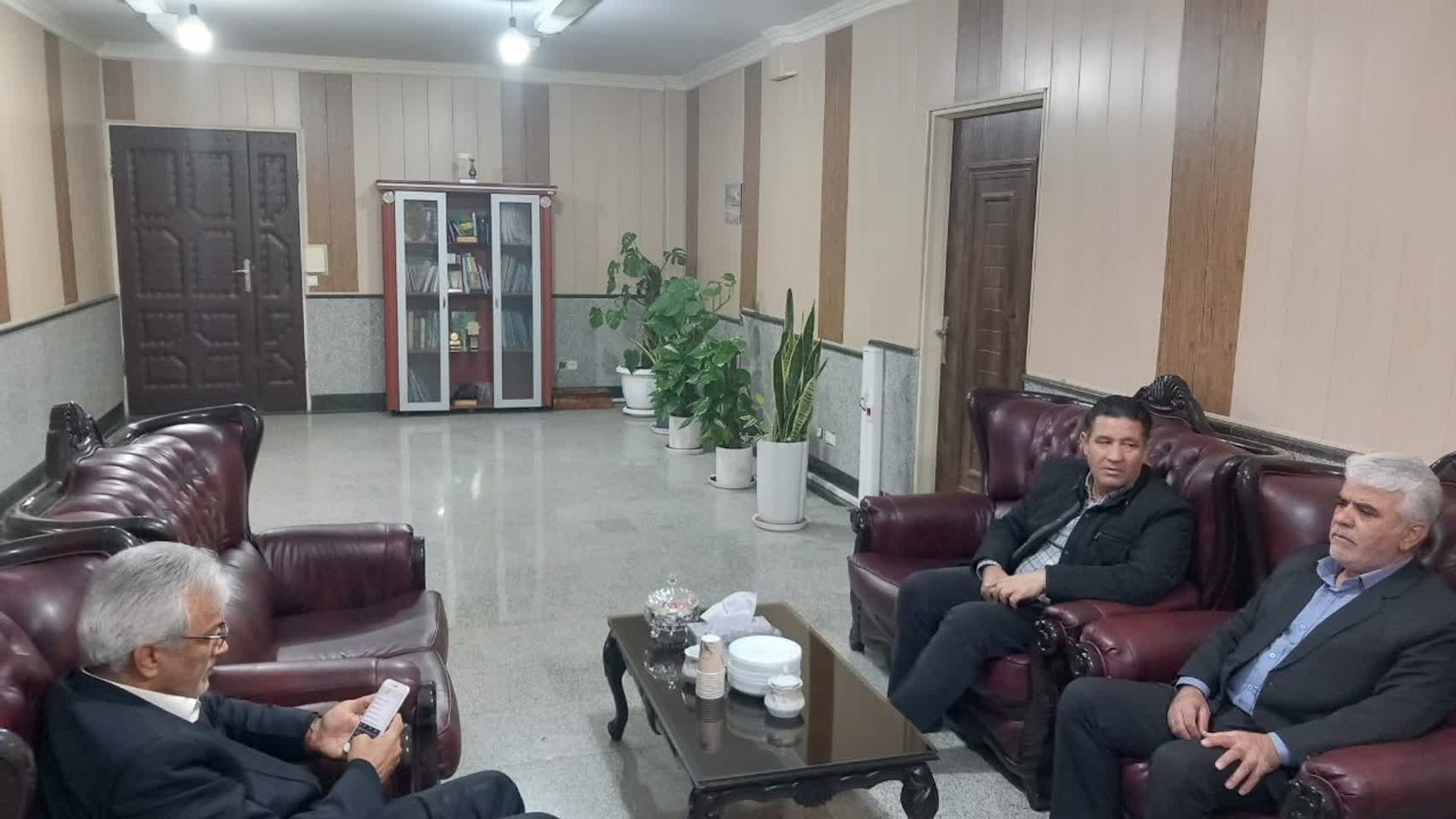 گزارش دیدار و گفت‌وگوی مدیران ادارات زرندیه با فرماندار شهرستان