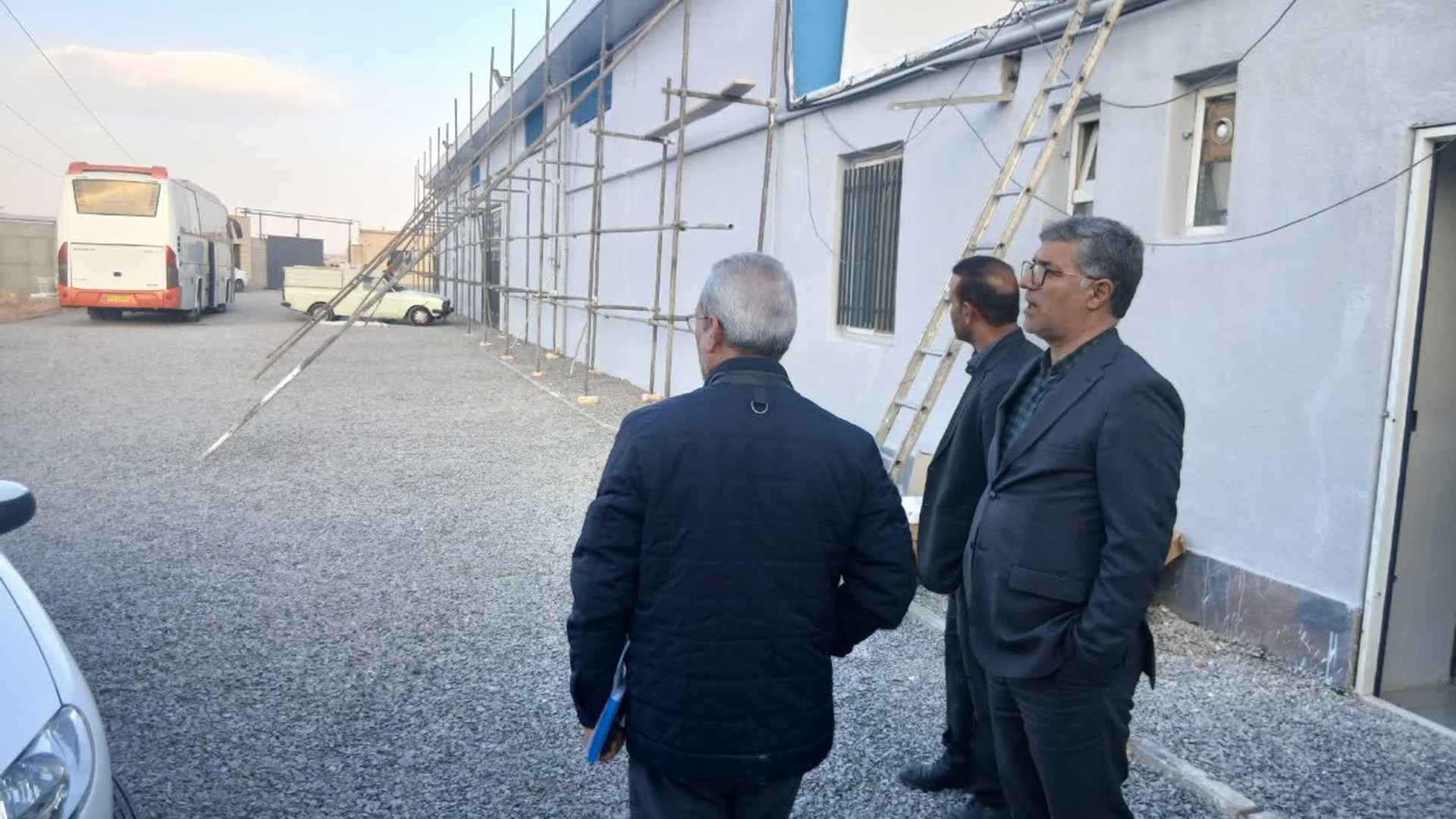 بازدید معاون سیاسی، امنیتی و اجتماعی استانداری و مدیرکل امور اتباع استان از اردوگاه ابراهیم‌آباد با هدف تکمیل مقدمات افتتاح پروژه‌های عمرانی