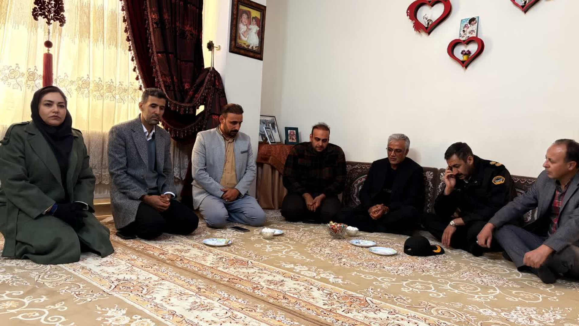 حضور فرماندار زرندیه در منازل توانخواهان و رسیدگی به مشکلات خانواده‌های جامعه هدف