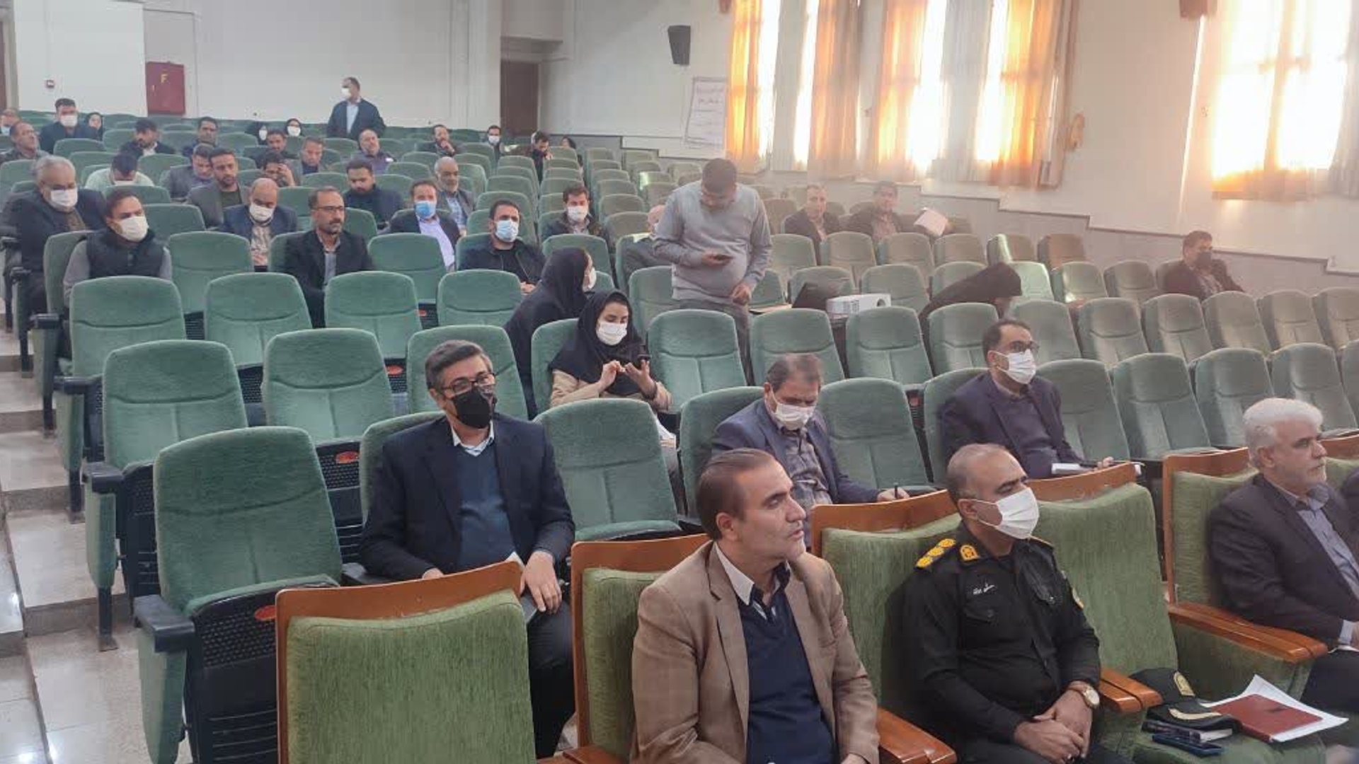 مدیر توزیع برق زرندیه: دهیاران محور فرهنگ‌سازی و توسعه نیروگاه‌های خورشیدی