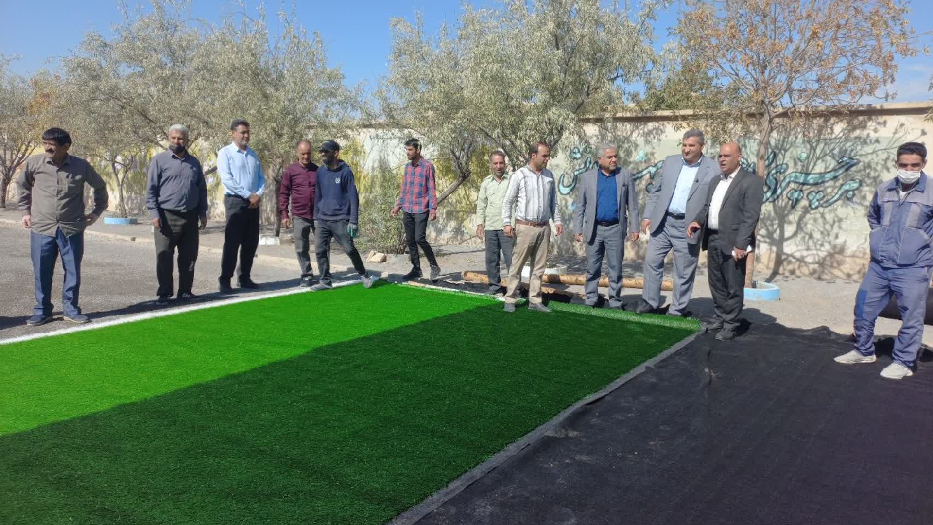 آغاز عملیات اجرایی زمین چمن مصنوعی آموزشگاه امام سجاد(ع) میلاجرد با حضور مسئولان استانی و شهرستانی