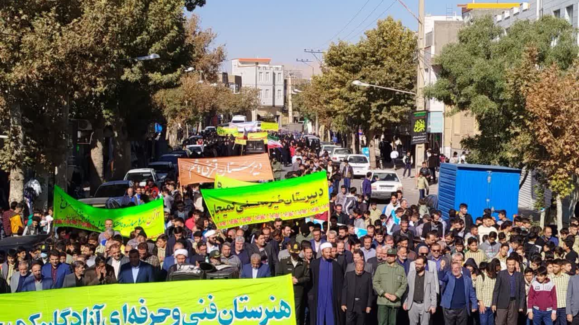 🔻 حضور باشکوه مردم، فرهنگیان و دانش‌آموزان شهرستان کمیجان در راهپیمایی یوم‌الله ۱۳ آبان