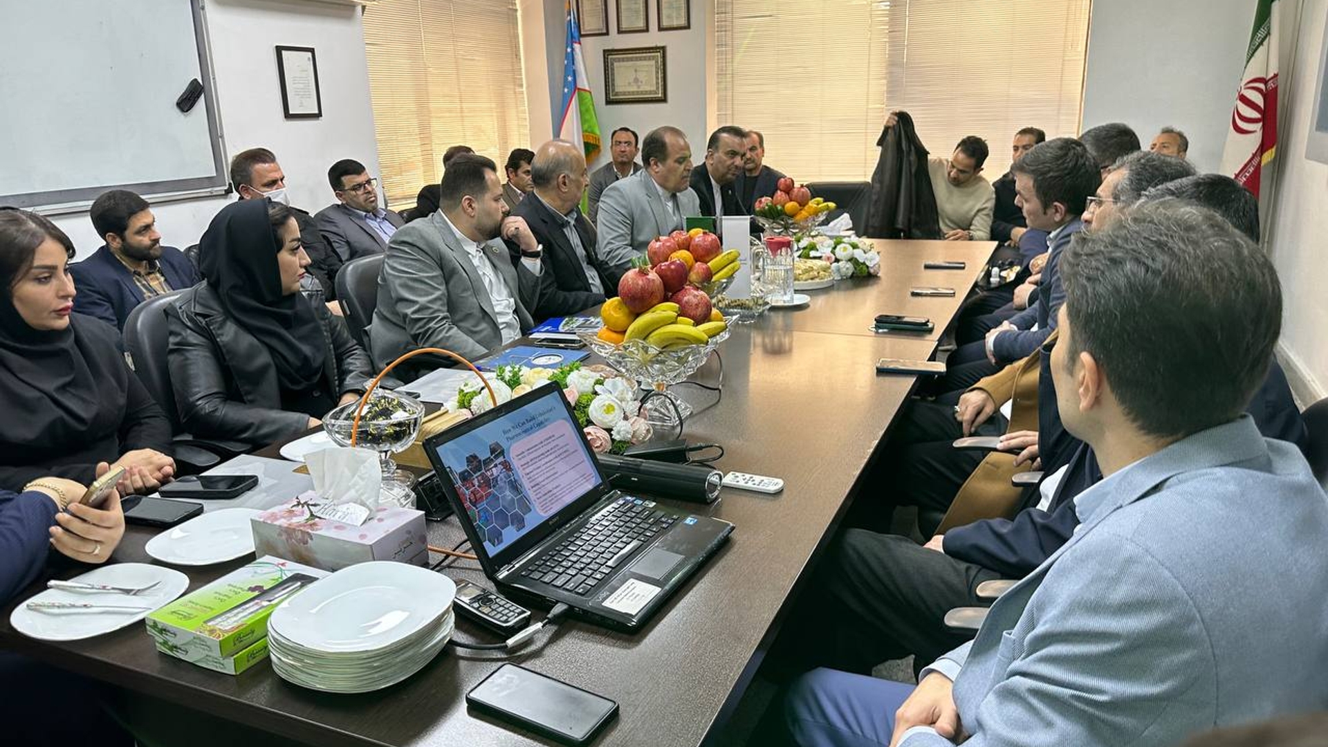 حضور سفیر ازبکستان در ایران در شهرستان ساوه با همراهی فرماندار ویژه ساوه