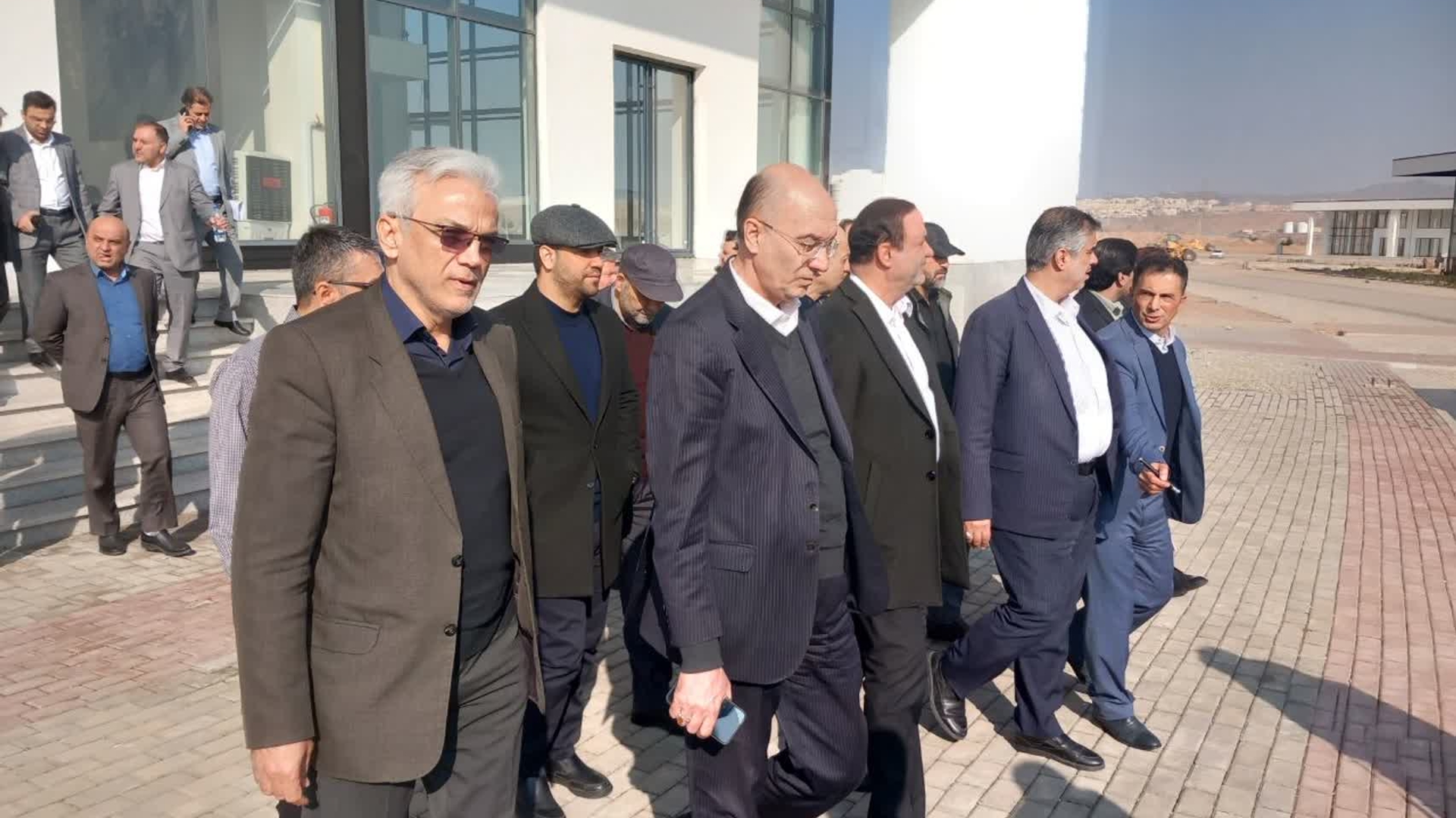 بازدید معاون وزیر اقتصاد و استاندار مرکزی از سرزمین ایرانیان (آیلند) زرندیه