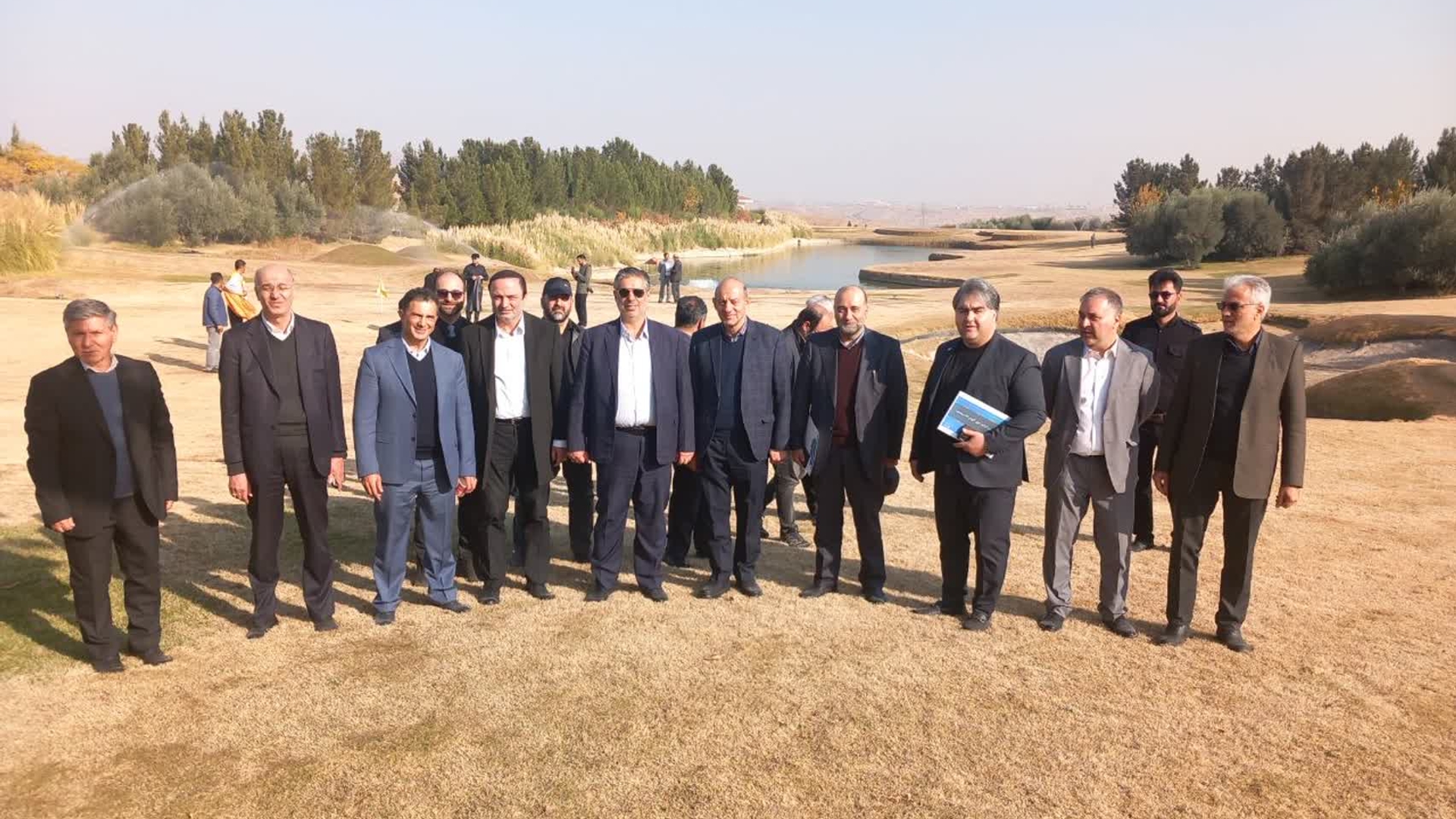 معاون وزیر اقتصاد و استاندار مرکزی از سرزمین ایرانیان (آیلند) بازدید کردند