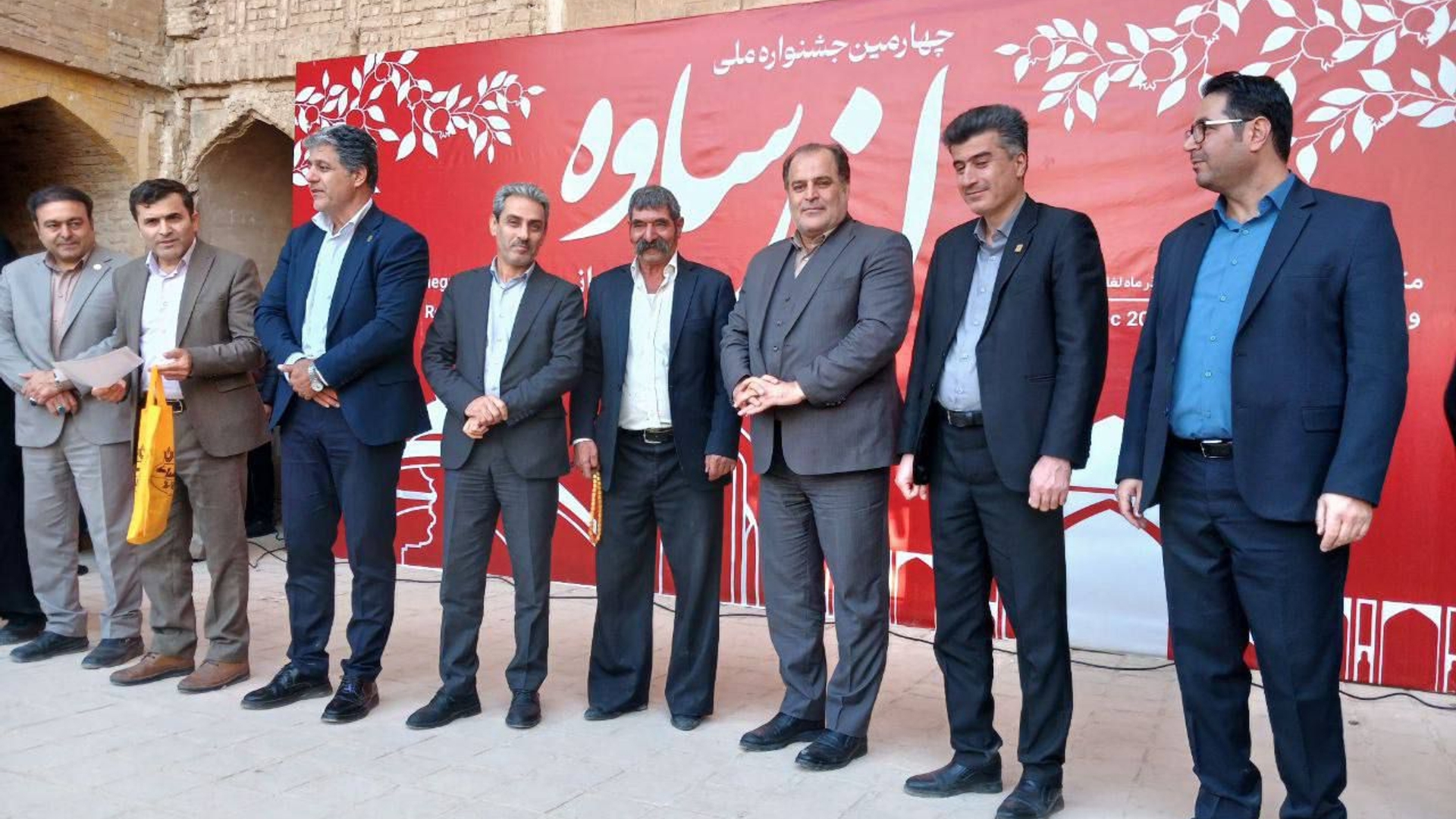 گزارش تصویری از برگزاری جشنواره غذا در چهارمین جشنواره ملی انار ساوه با حضور دکتر سید مهدی حسینی معاون استاندار و فرماندار ویژه شهرستان ساوه