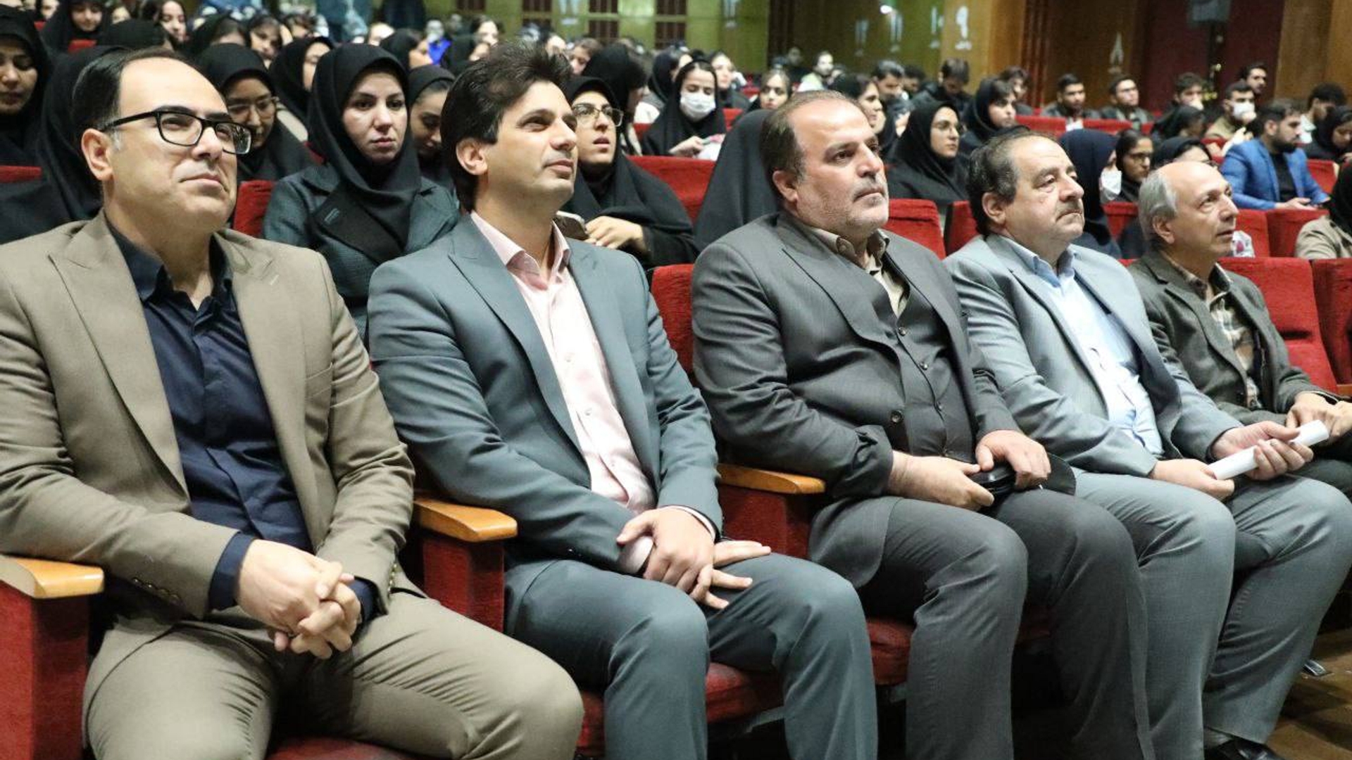 برگزاری مراسم روز دانشجو در دانشکده علوم پزشکی ساوه