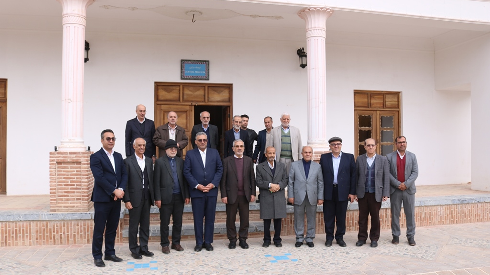 استانداران ادوار استان مرکزی از ارگ تاریخی میشیجان شهرستان خمین بازدید کردند