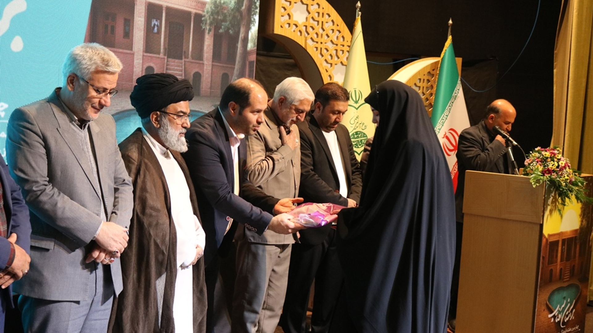 همایش رزمندگان ، ایثارگران و پیشکسوتان جهاد و شهادت شهرستان خمین برگزار شد