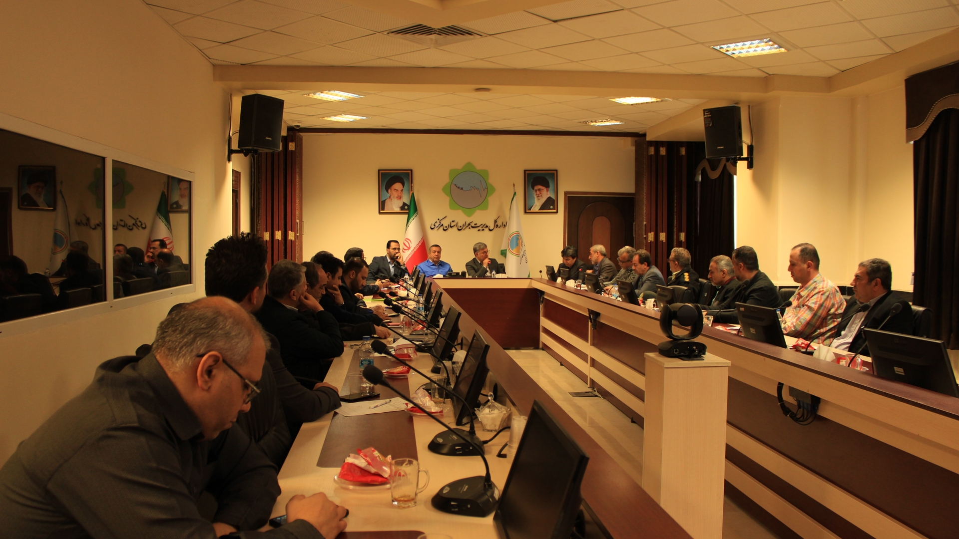 تأکید معاون سیاسی، امنیتی و اجتماعی استاندار مرکزی بر هوشیاری و آمادگی دستگاه‌ها برای پیشگیری از شیوع آنفلوآنزای پرندگان