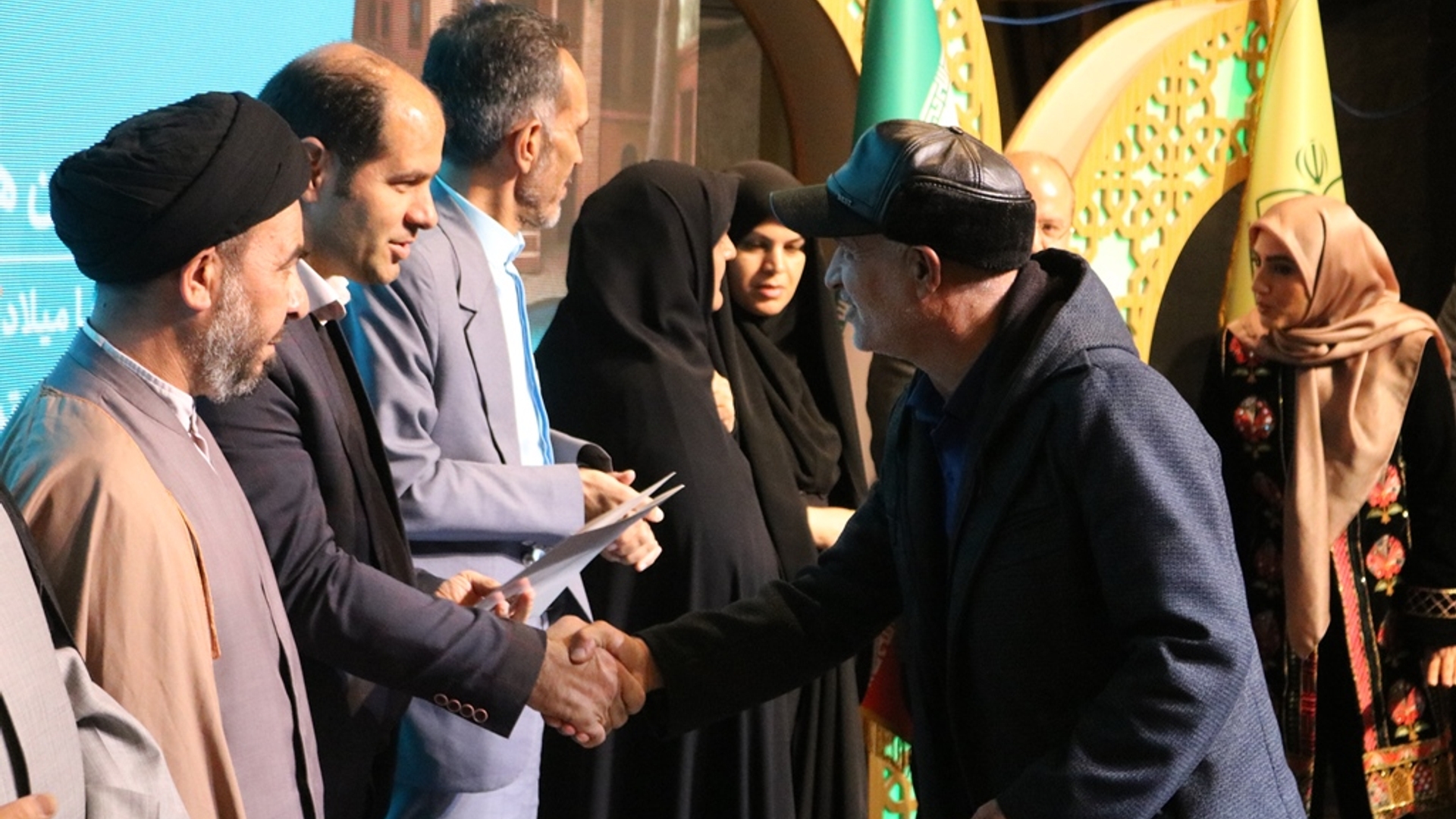 همایش تجلیل از دهیاران و شوراهای اسلامی برتر شهرستان خمین برگزار شد