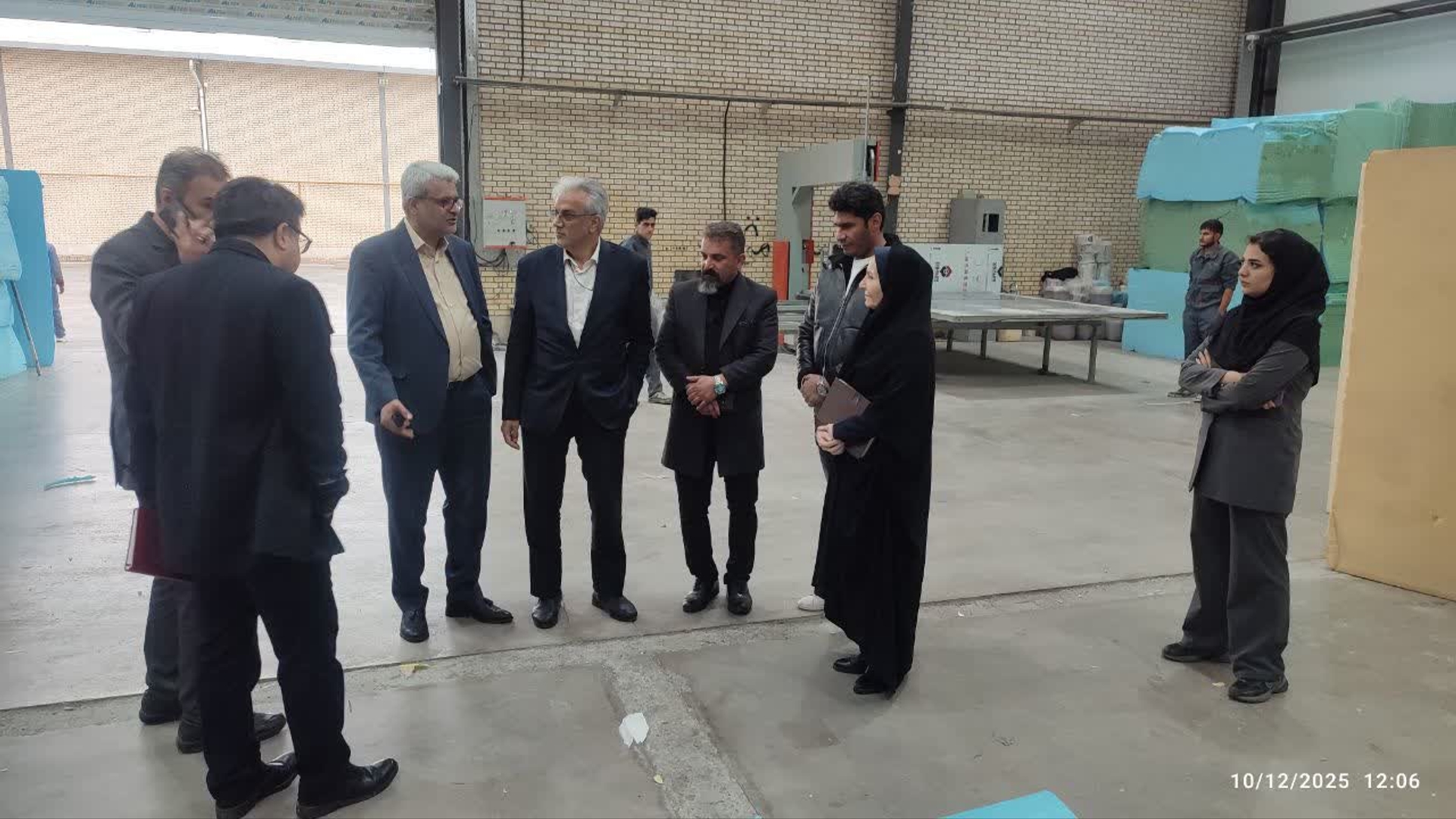 بازدید فرماندار شهرستان زرندیه از شرکت پیشرو ابر آریا کیان در شهرک صنعتی مامونیه