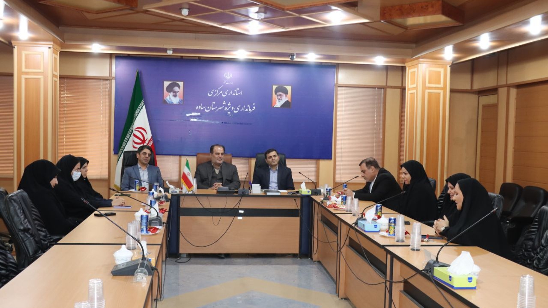 تکریم جایگاه بانوان در فرمانداری ساوه همزمان با روز زن