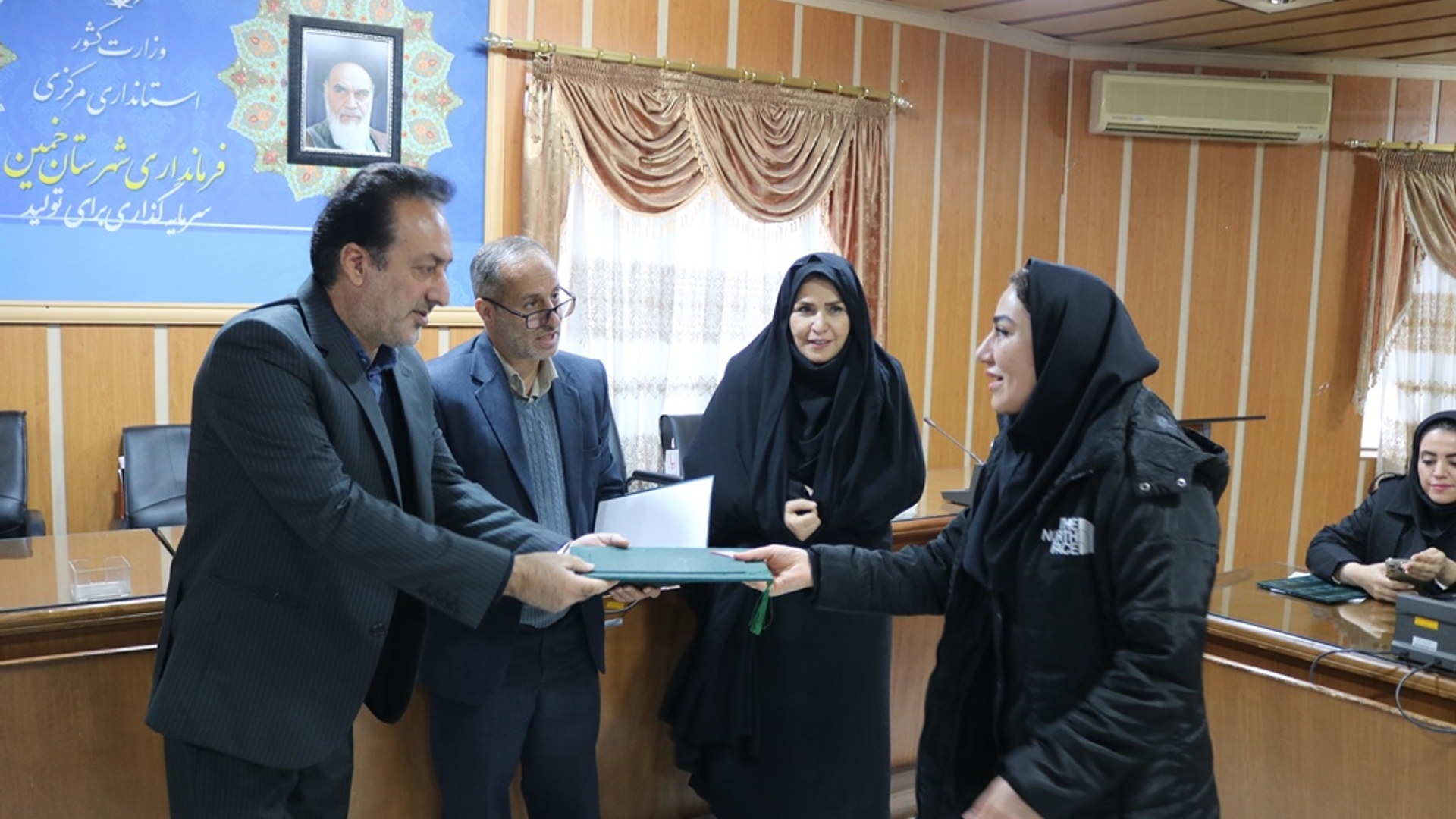 جلسه کارگروه تخصصی امور اجتماعی ، فرهنگی سلامت زنان و خانواده شهرستان خمین برگزار شد