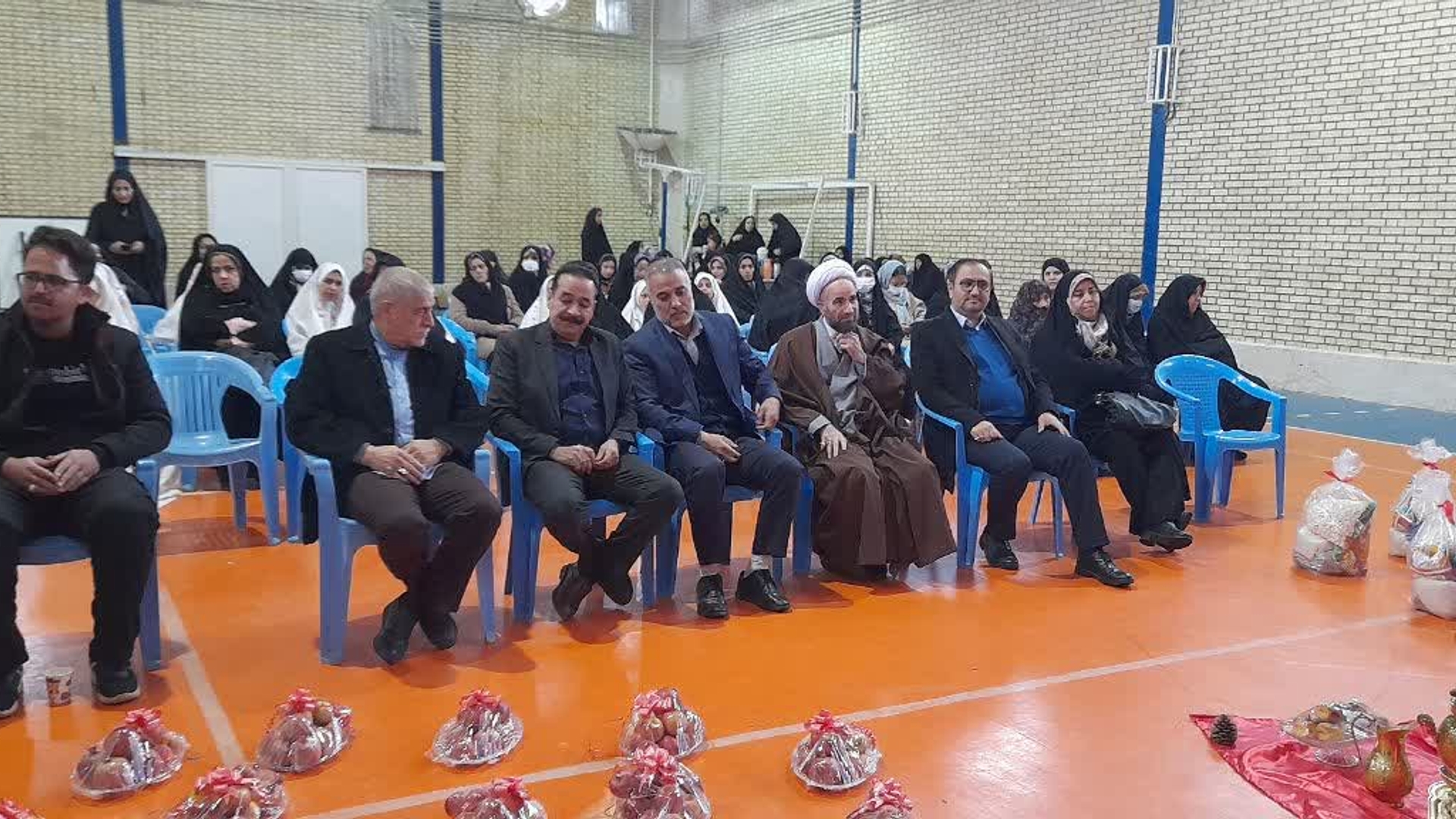 🔘 برگزاری مراسم ویژه شب یلدا ( یلدای همدلی ) توسط مؤسسه خیریه آبشار عاطفه‌ها در خنداب