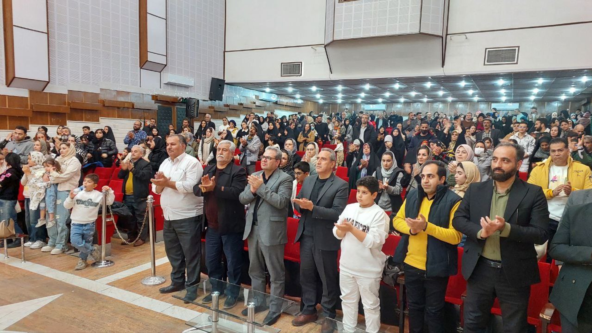 جشن بزرگ طلایه‌داران شکوه ایران‌زمین در محلات برگزار شد.