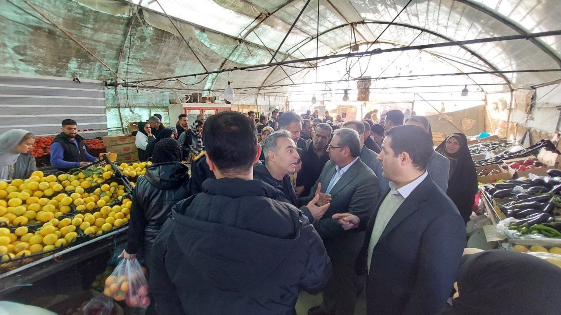 برخورد قاطع با گران‌فروشی در محلات