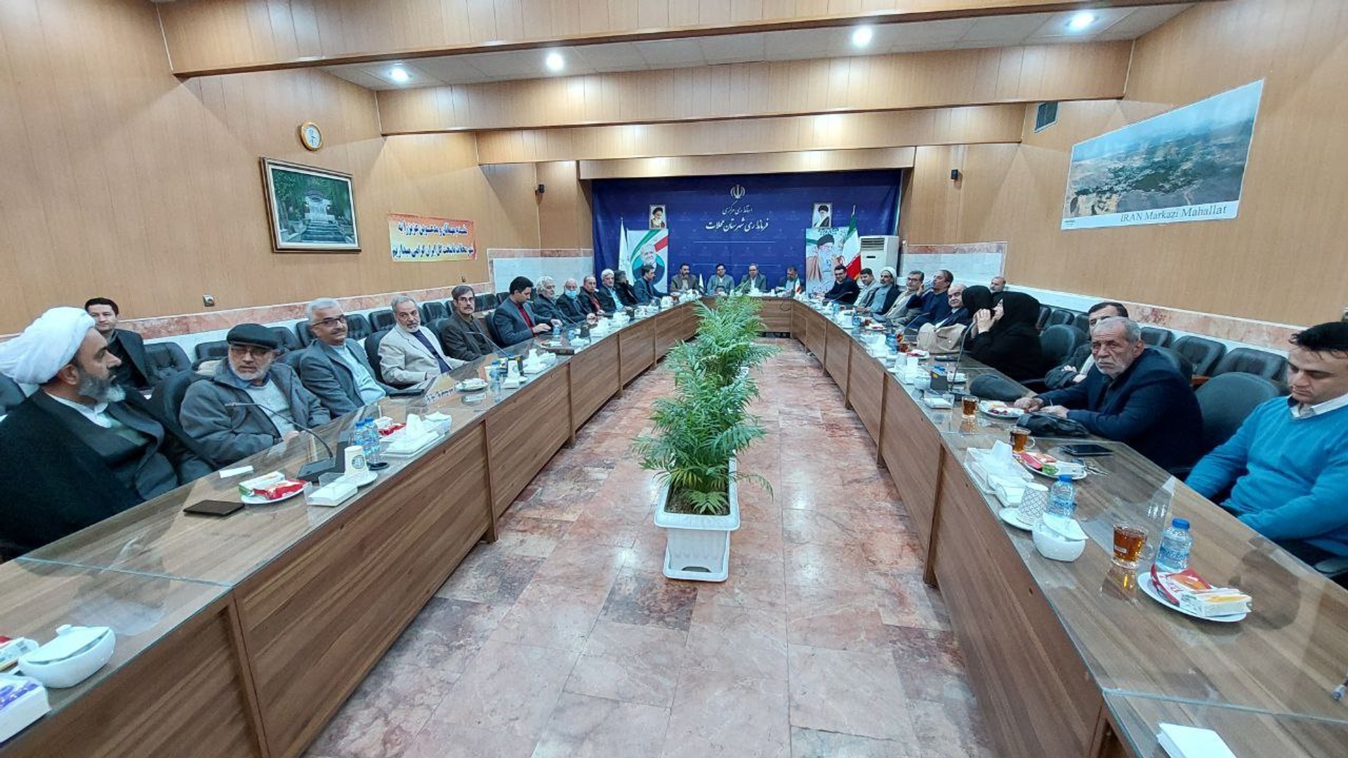 فرماندار شهرستان محلات: «انتخابات شوراهای اسلامی نماد اراده مردم است و وظیفه ما برگزاری انتخاباتی سالم، شفاف و با حضور حداکثری شهروندان است.»