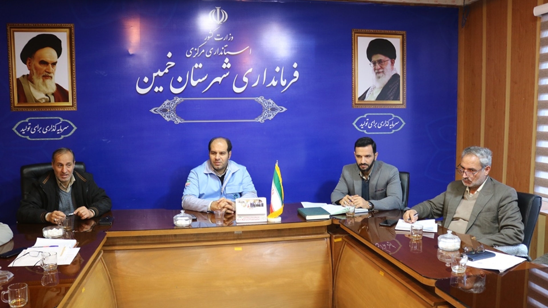 نشست بررسی مسائل ومشکلات کامیونداران شهرستان خمین برگزار شد