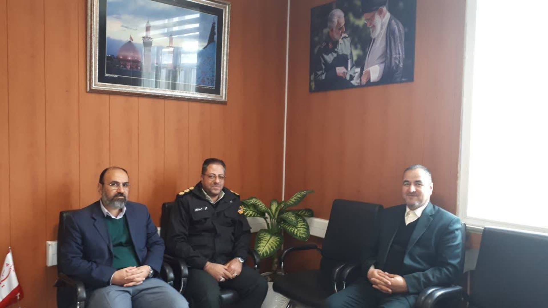 فرمانده  انتظامی شهرستان اراک  با حضور در دفتر  فرماندار شهرستان اراک با عبدالرضا حاجی علی بیگی  دیدار و گفتگو کرد.