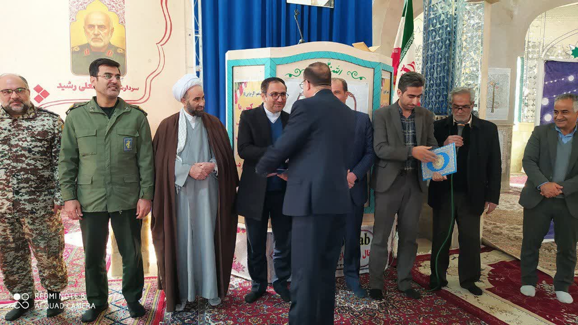 🔘 تجلیل از فرزندان معزز شهدا در یادواره شهدای مقاومت شهرستان خنداب