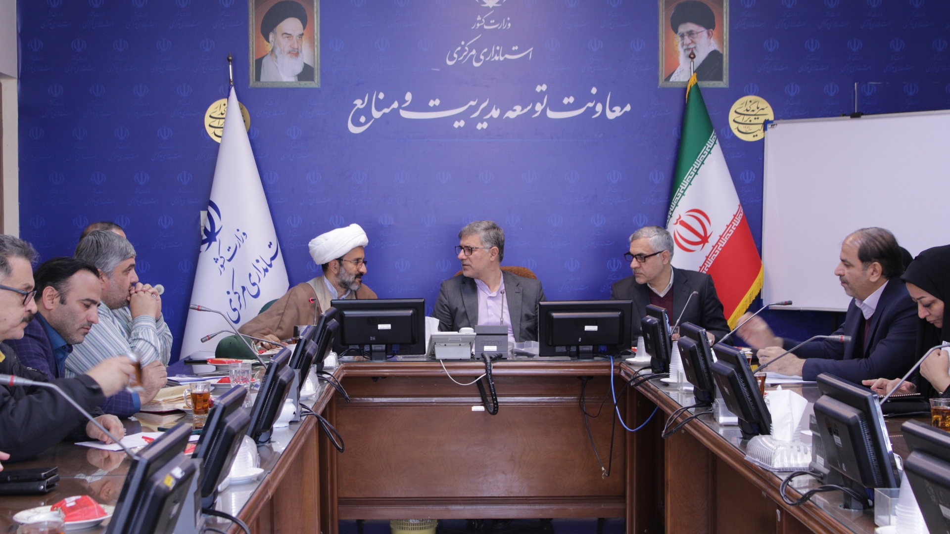 برگزاری جلسه ستاد گرامیداشت ایام‌الله دهه فجر