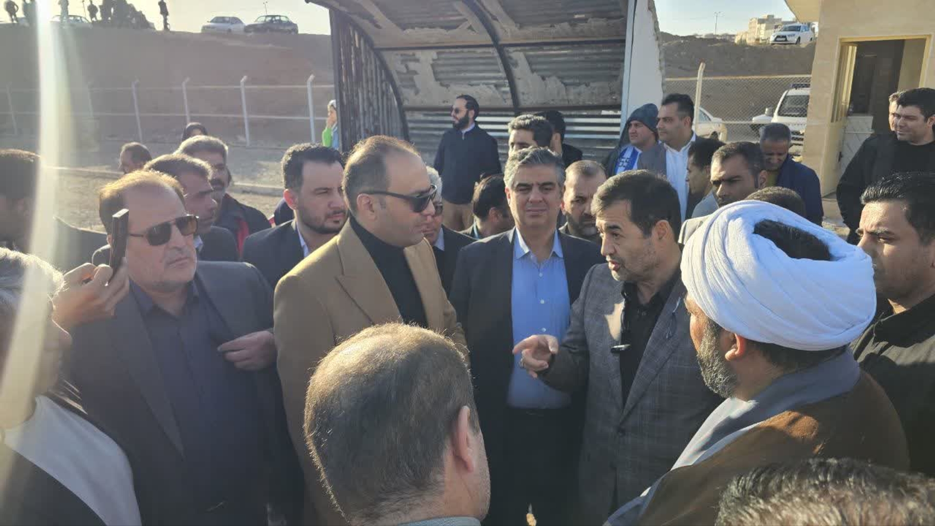 هم اکنون بازدید دکتر دنیامالی وزیر محترم ورزش و جوانان ، دکتر زندیه وکیلی استاندار مرکزی، دکتر حسینی معاون استاندار و فرماندار ویژه ساوه،دکتر سبزی نماینده مردم شریف شهرستان‌های ساوه و زرندیه و هیئت همراه از مجموعه ورزشی فجر